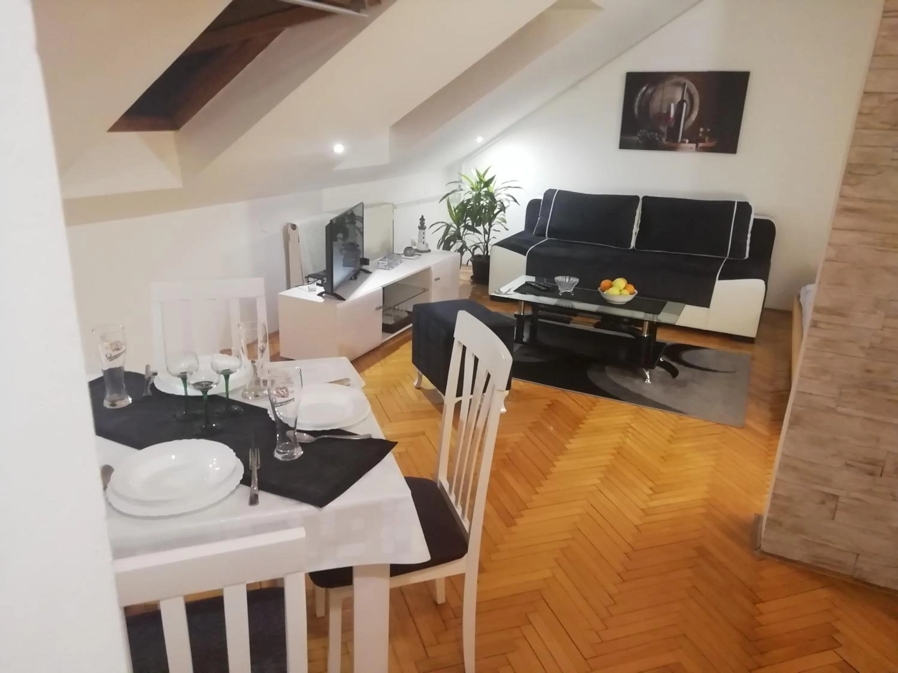 Two Kings apartment
