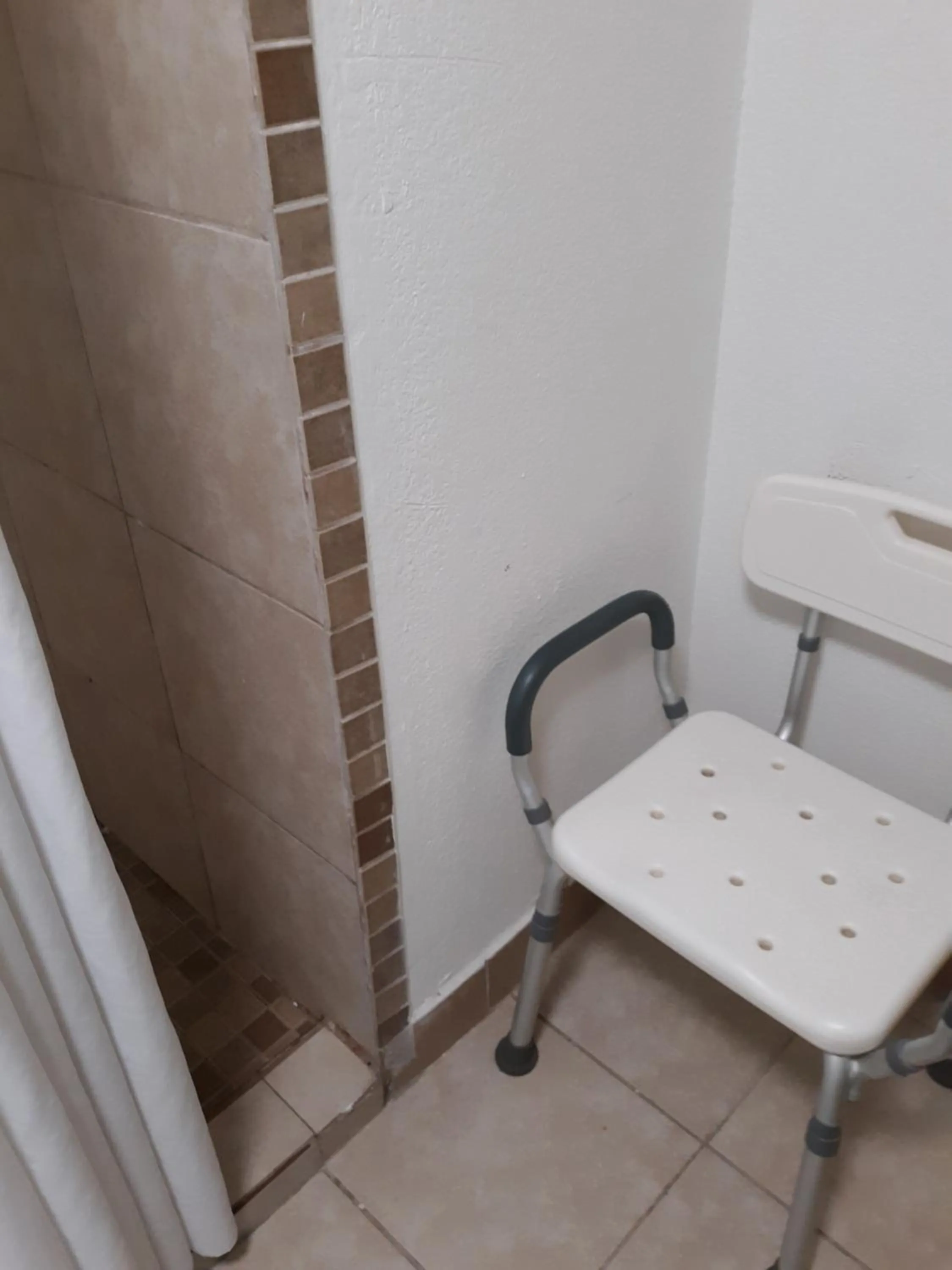 Shower in Days Inn by Wyndham Blytheville