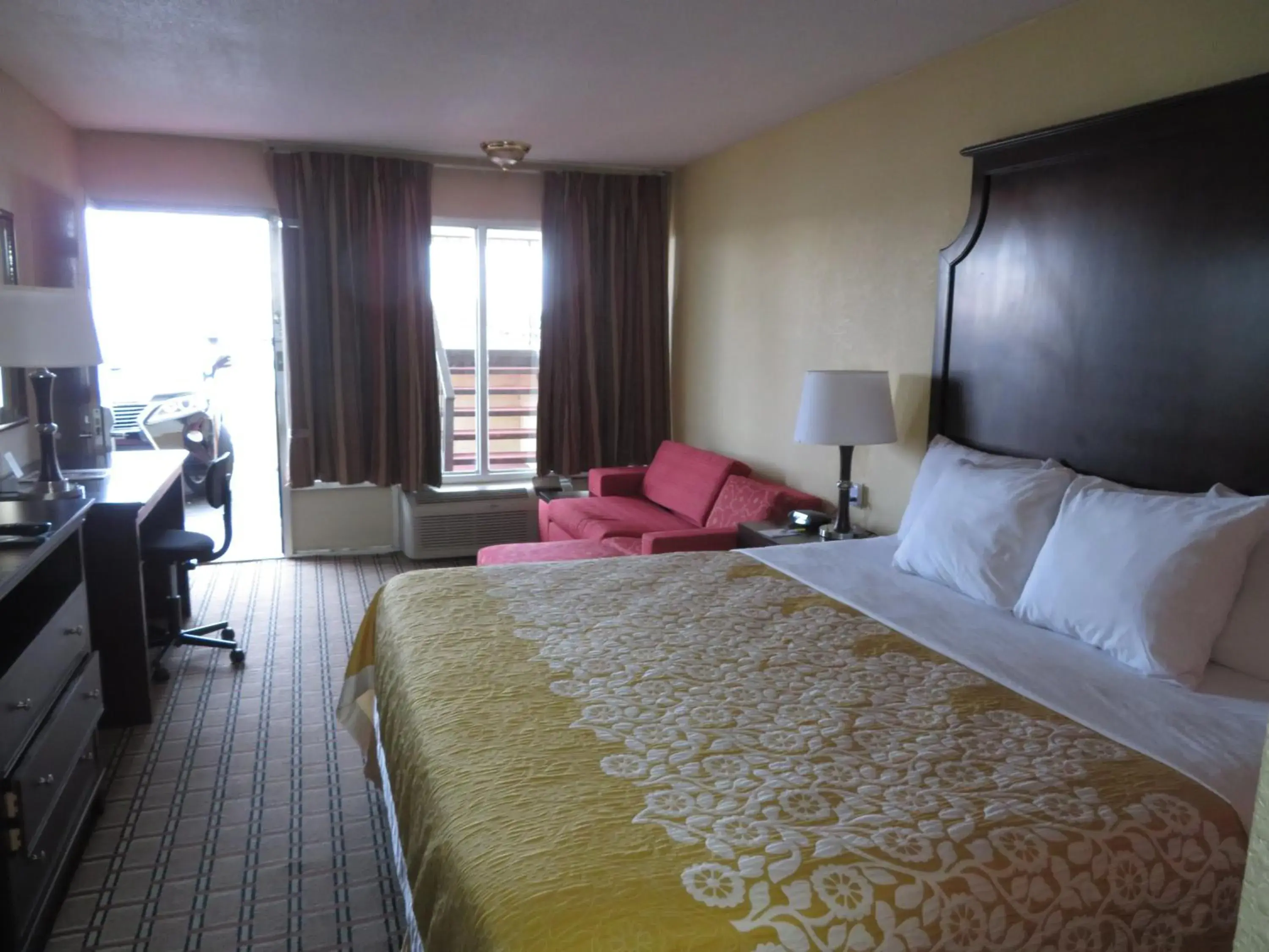 Bed in Days Inn by Wyndham Blytheville Bed in Days Inn by Wyndham Blytheville