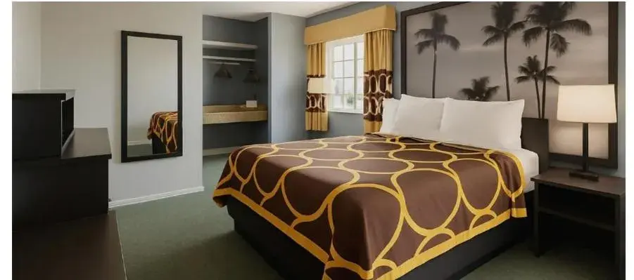 Bed in Super 8 by Wyndham Bakersfield South CA Bed in Super 8 by Wyndham Bakersfield South CA