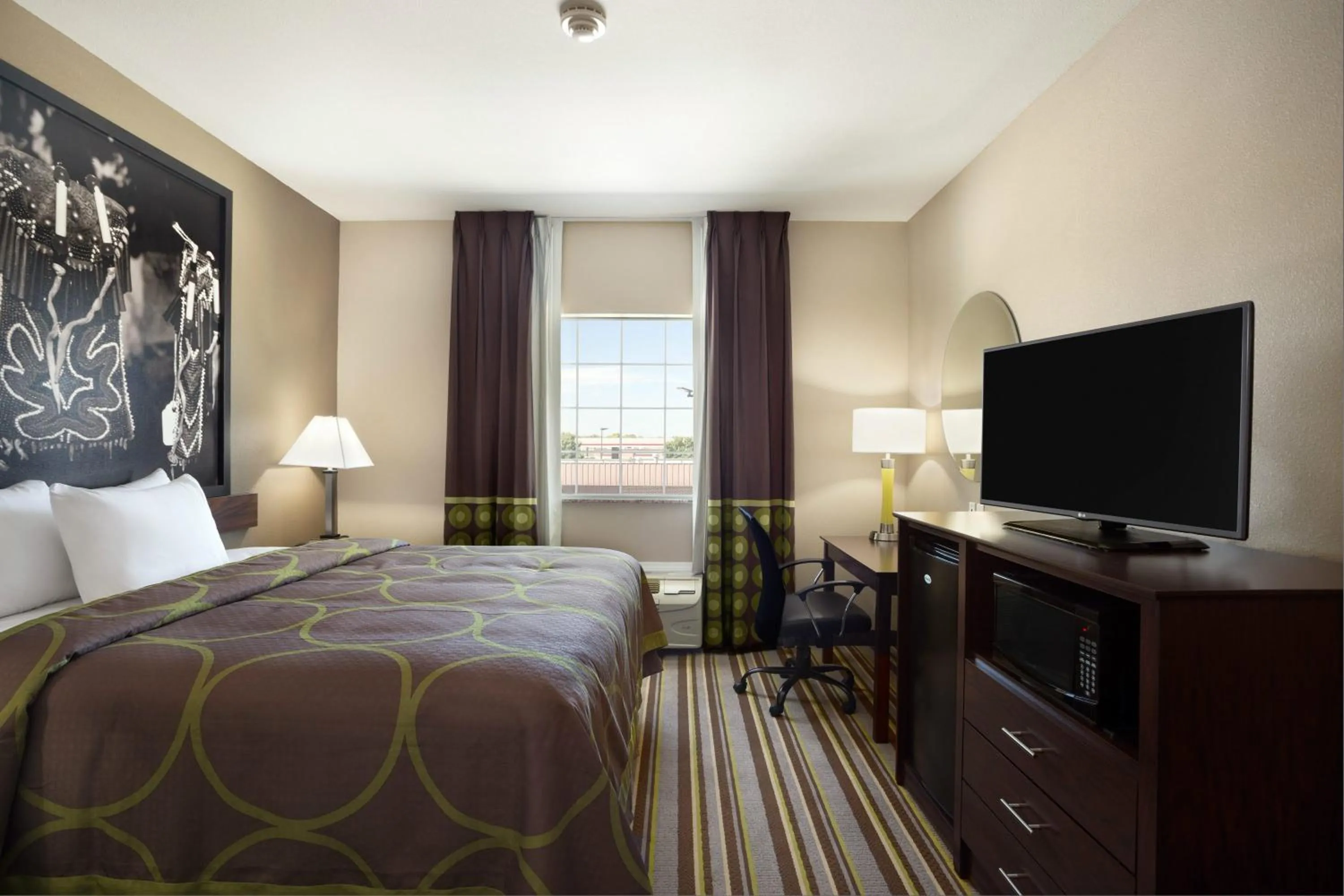 Photo of the whole room, Bed in Super 8 by Wyndham Bakersfield South CA