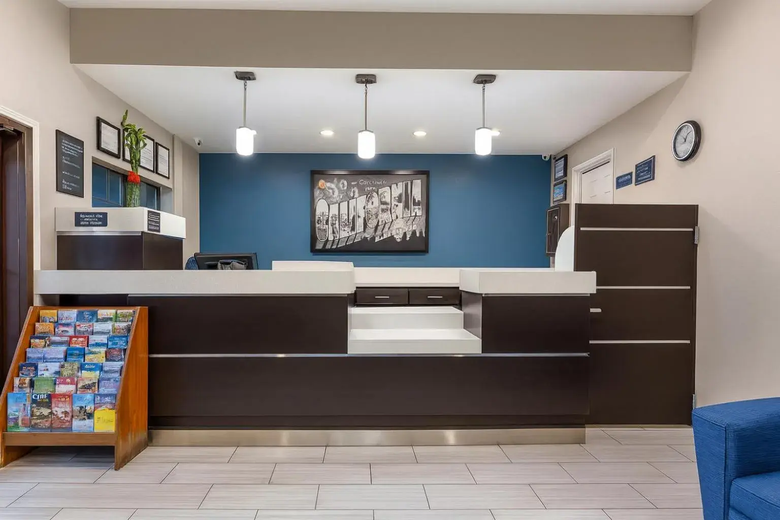 Lobby or reception in Super 8 by Wyndham Bakersfield South CA Lobby or reception in Super 8 by Wyndham Bakersfield South CA