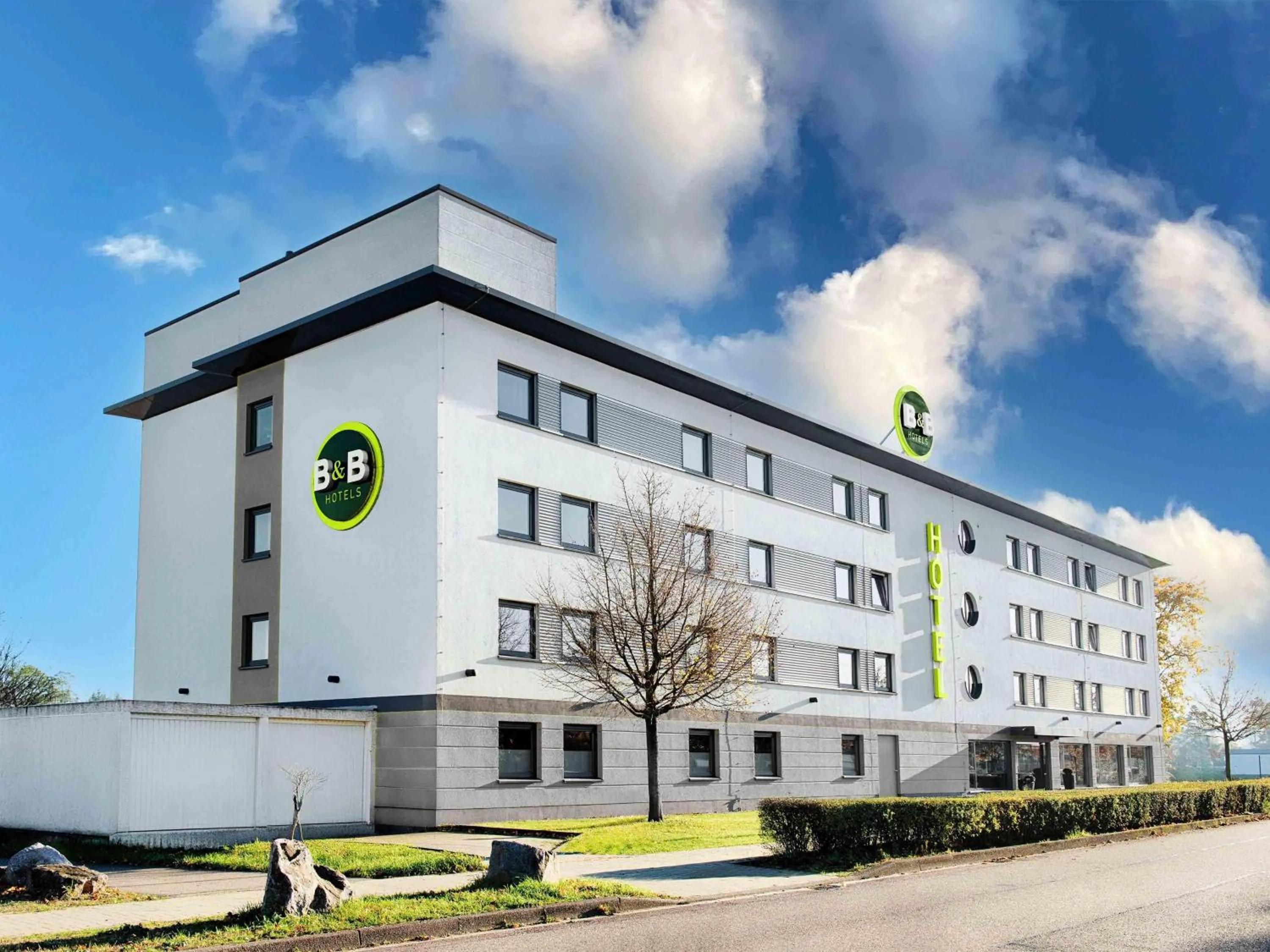 Property building in B&B HOTEL Baden-Airpark