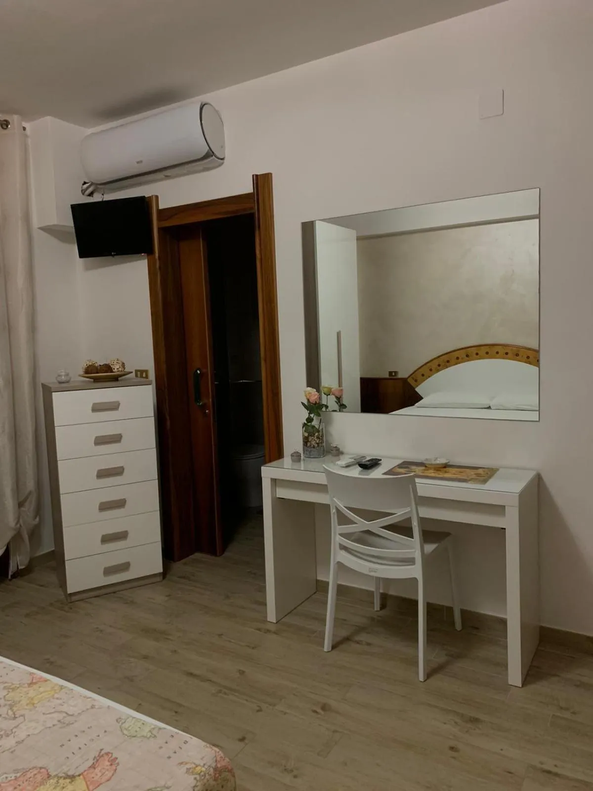 Photo of the whole room in B&B IL CAVALIERE