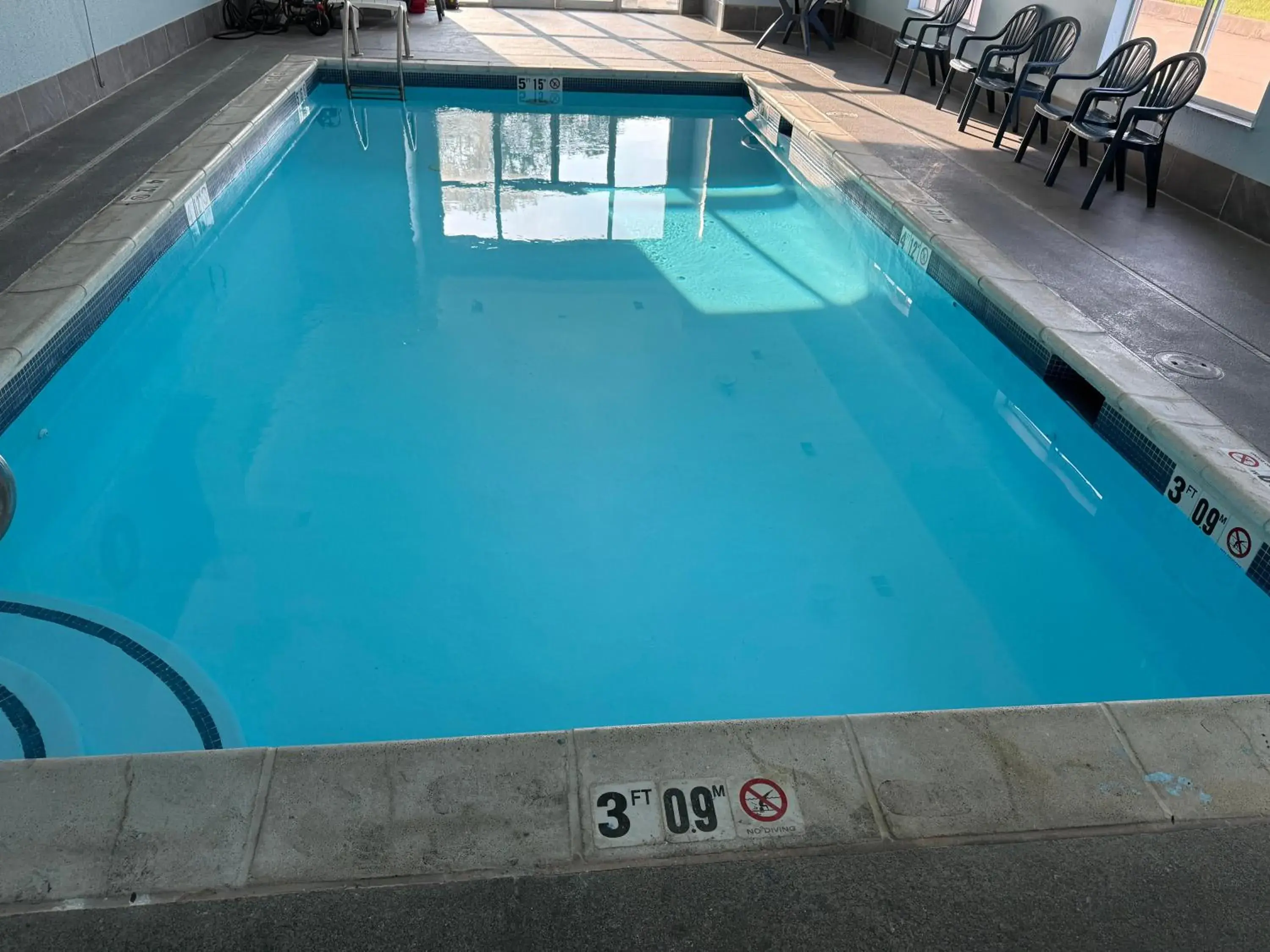 Swimming pool in Days Inn by Wyndham Mexico Swimming pool in Days Inn by Wyndham Mexico