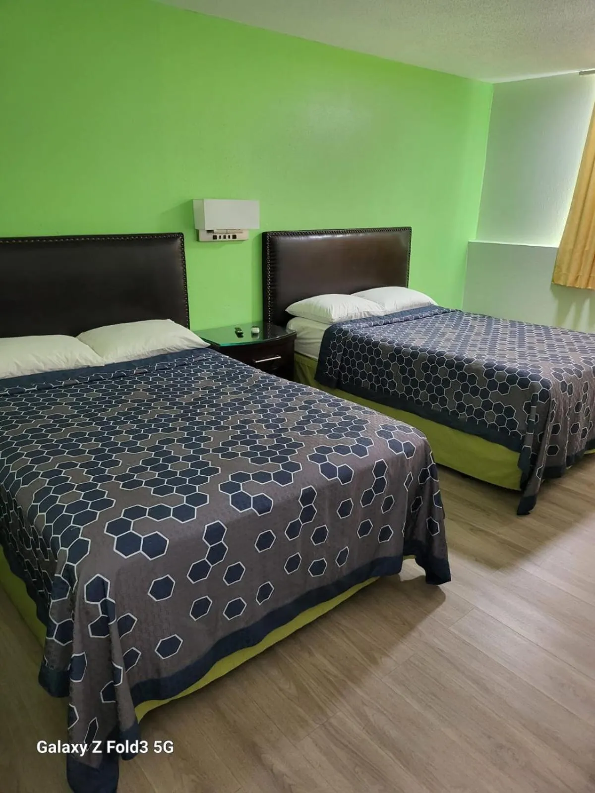 Bedroom, Bed in Value Inn & Suites Salina