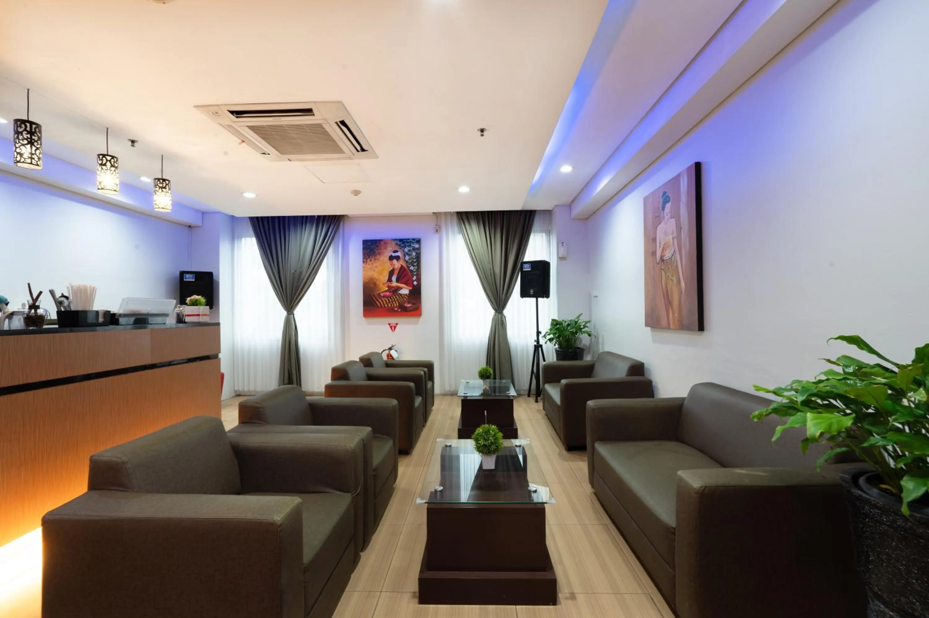 Seating area in Atrium Premiere Hotel Yogyakarta Ambarukmo