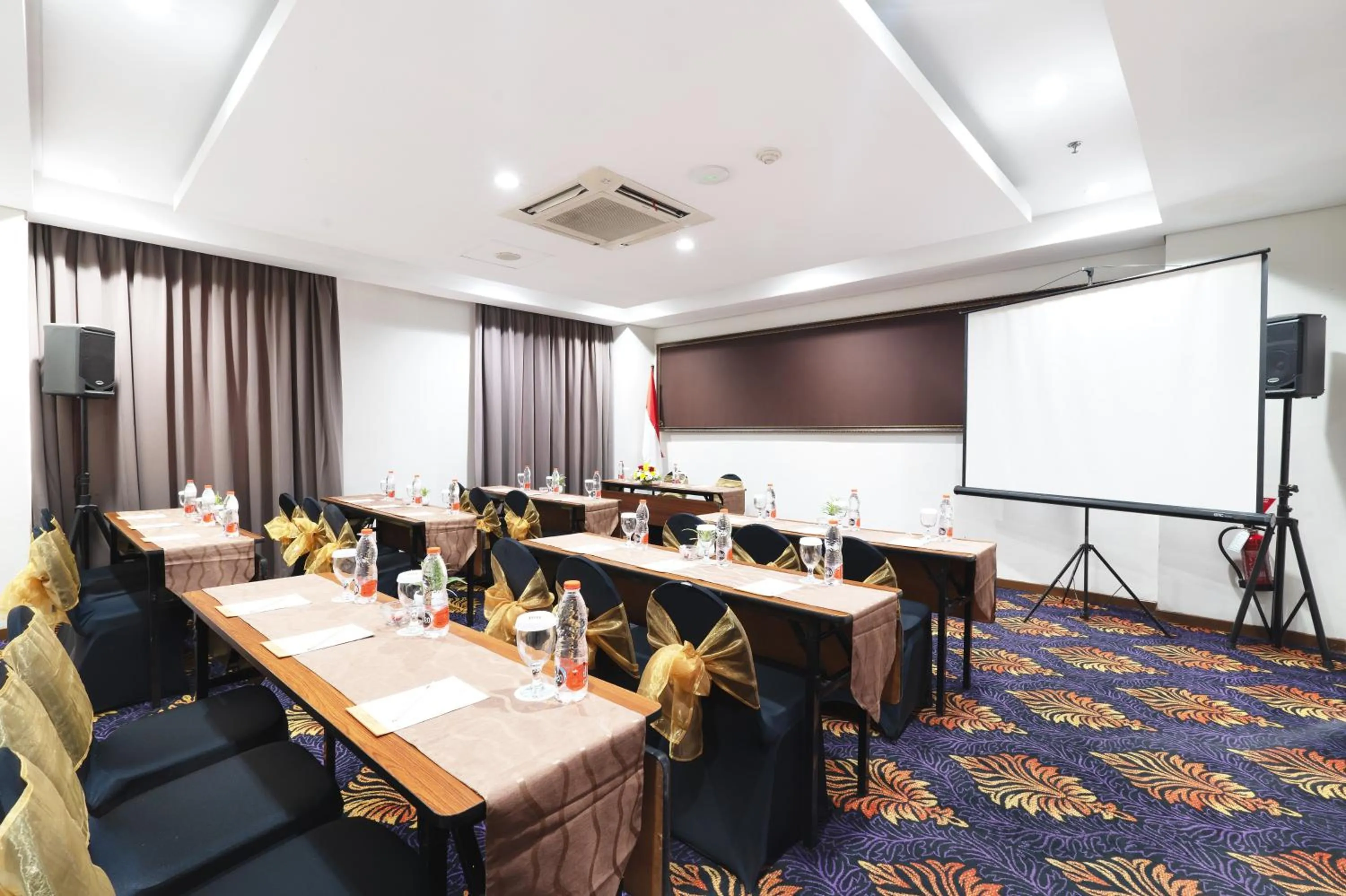 Meeting/conference room in Atrium Premiere Hotel Yogyakarta Ambarukmo
