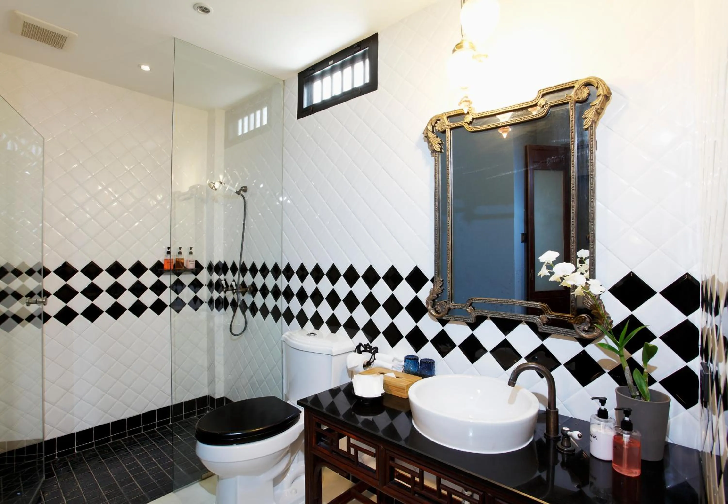 Bathroom in Baan Chart