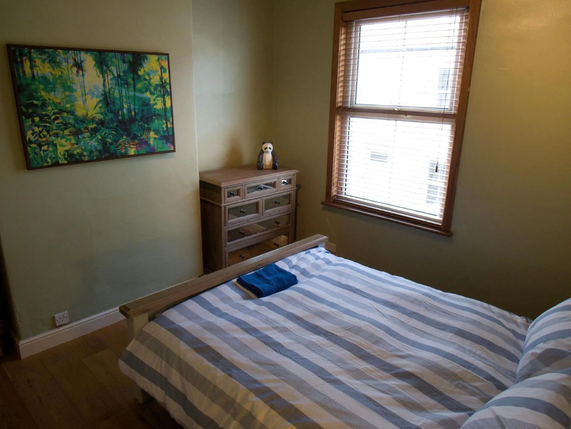 Bed in Falconer Street