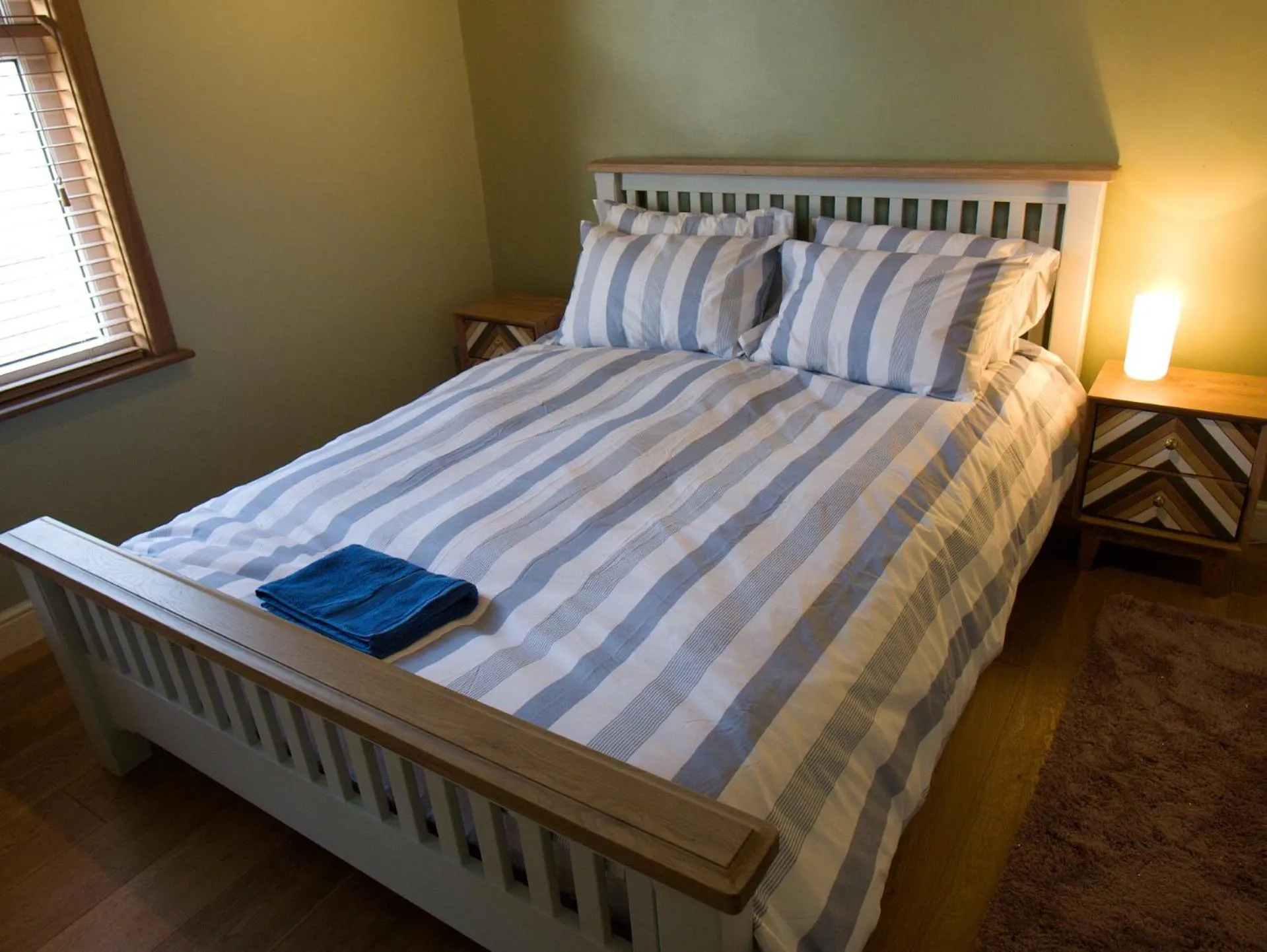 Bed in Falconer Street
