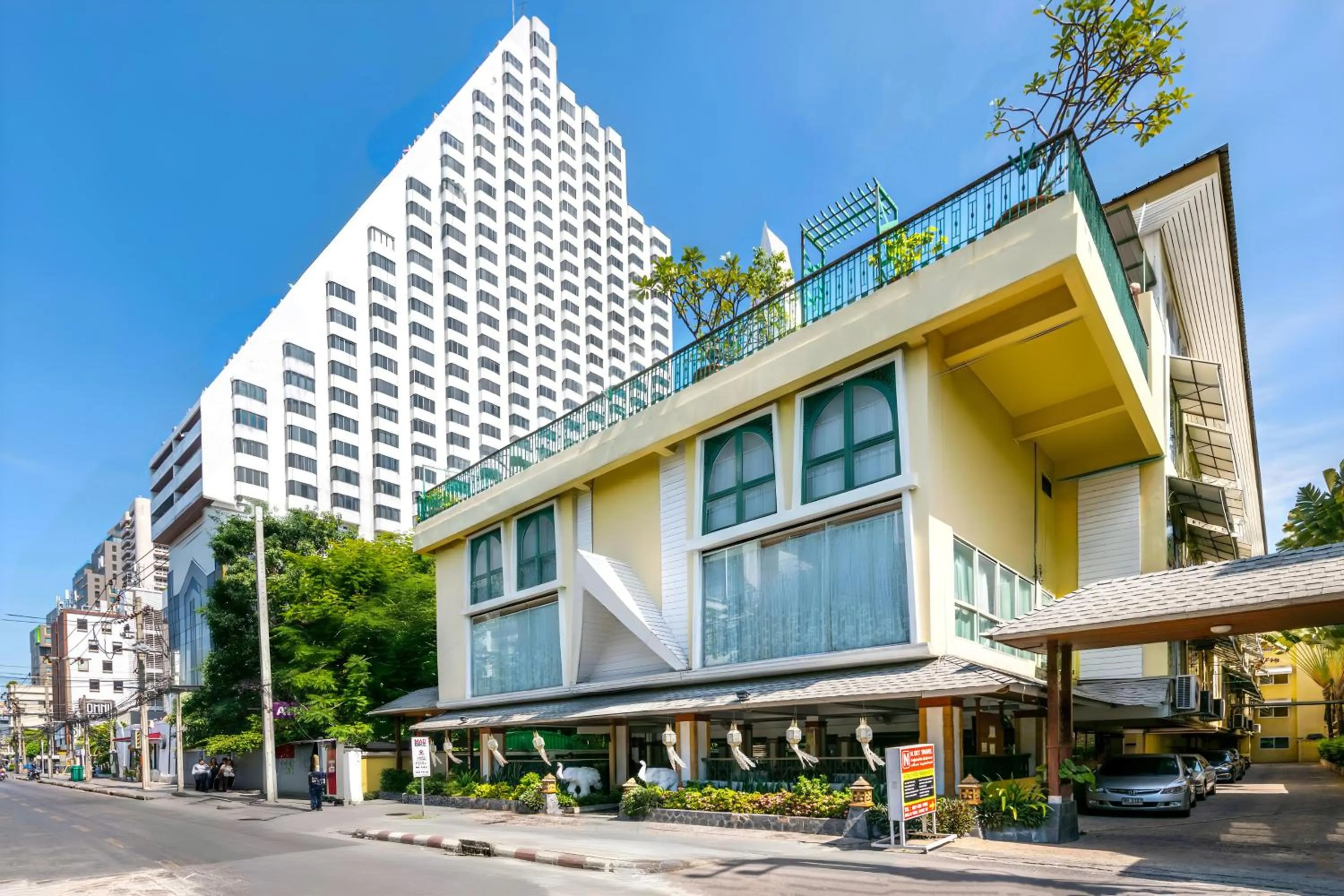 Property building in Royal Ivory Sukhumvit Nana