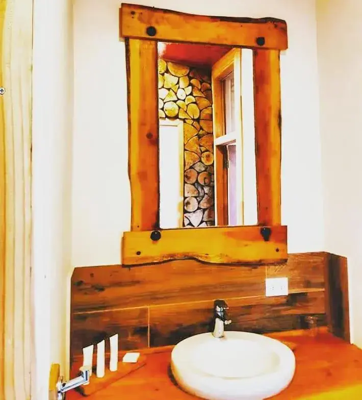 Suite with Hot Tub - single occupancy in Karibuni Lodge & Private SPA Suites Suite with Hot Tub - single occupancy in Karibuni Lodge & Private SPA Suites