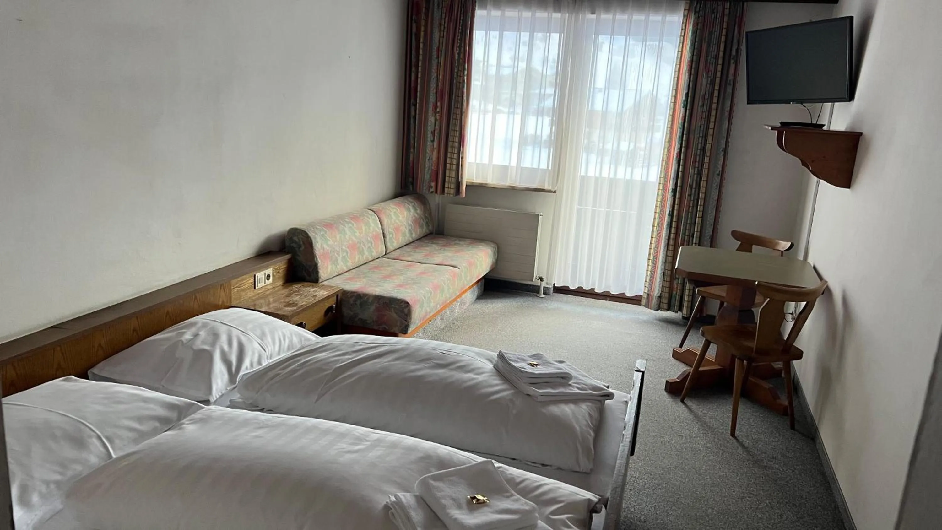 Bedroom, Bed in Haus Alpina by Châtel Reizen