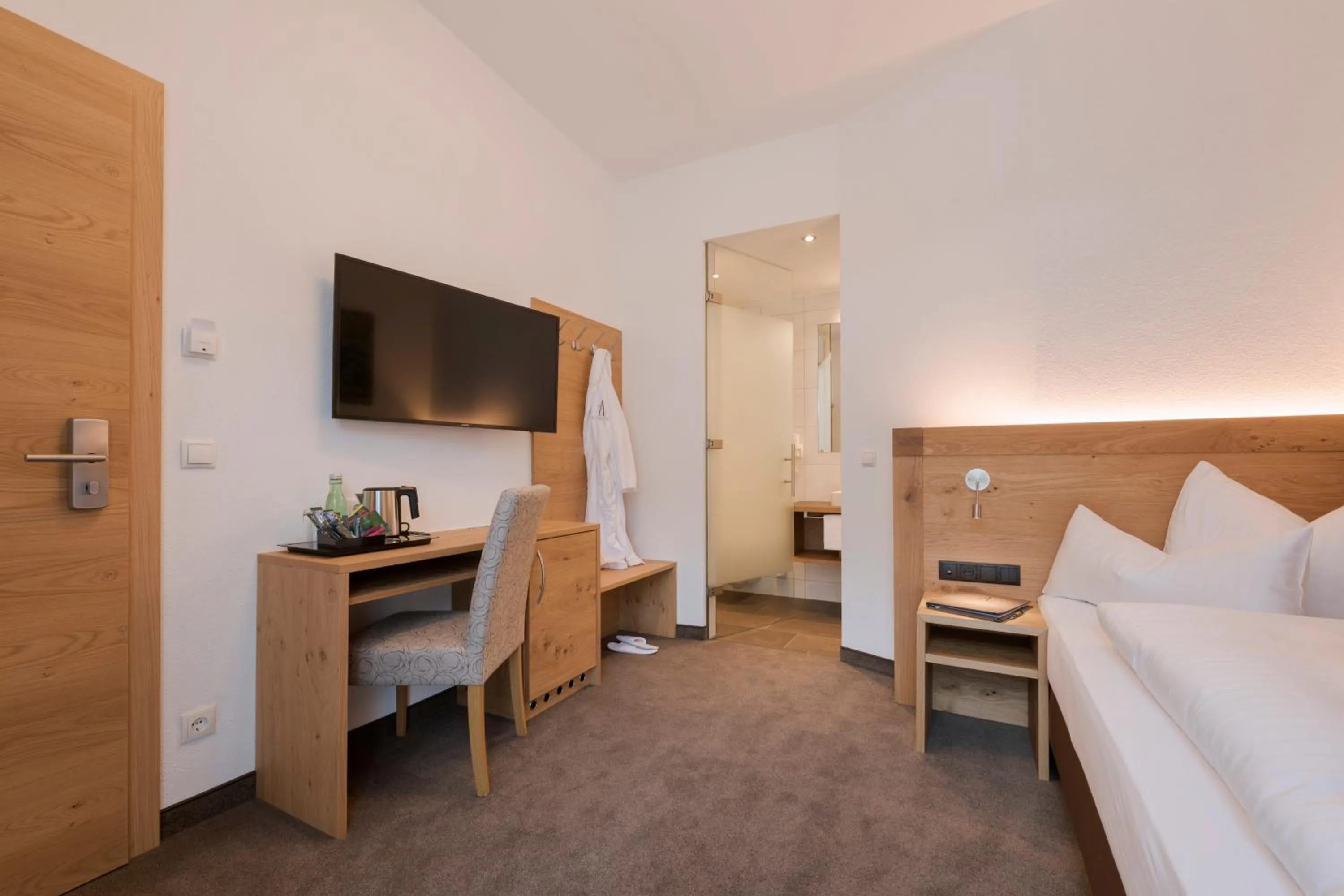 Photo of the whole room, Bed in Alpenleben