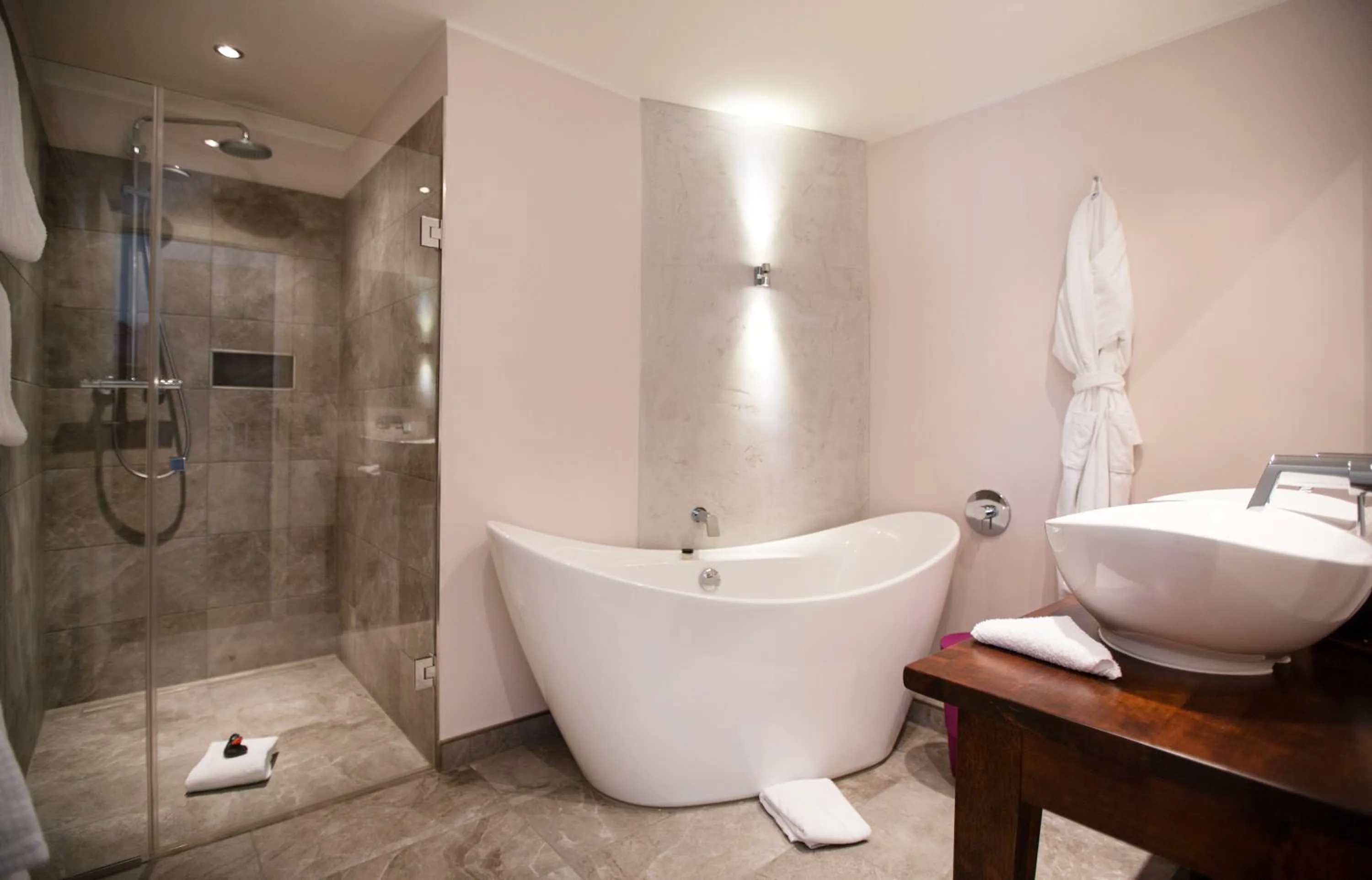 Photo of the whole room in Park Villa Hotel