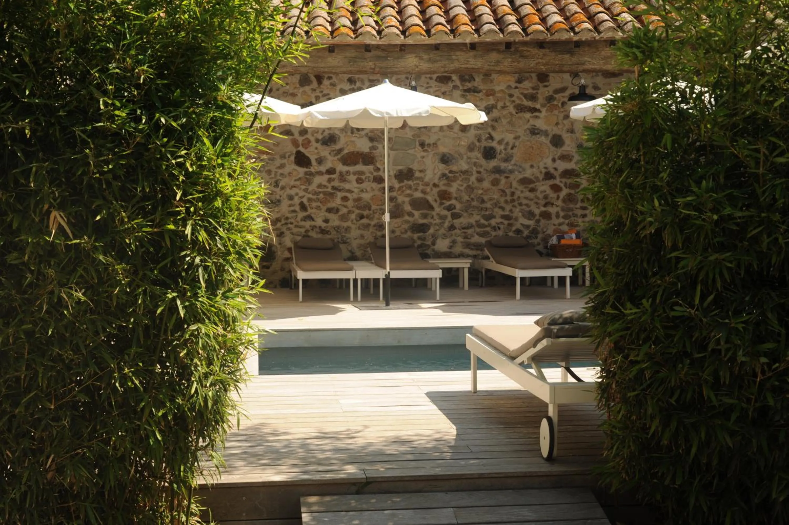 Pool view in Les Chambres d'Andrea