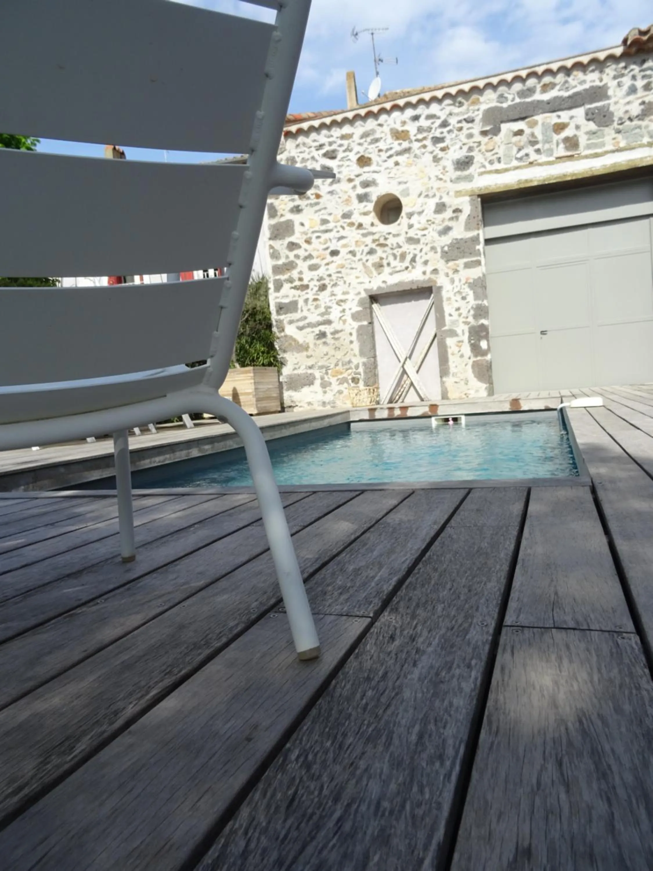 Swimming pool in Les Chambres d'Andrea