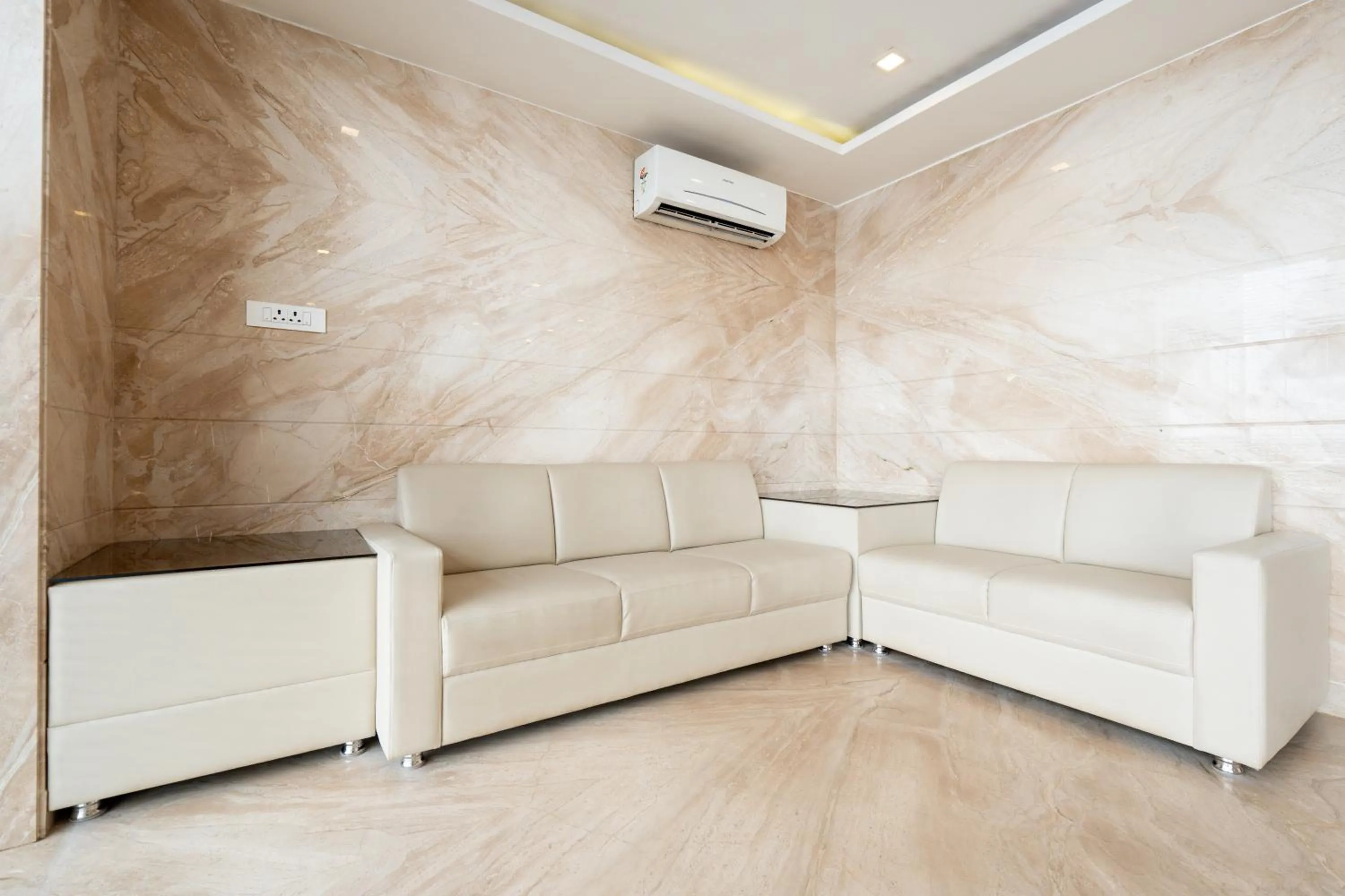 Hotel Karuna Residency