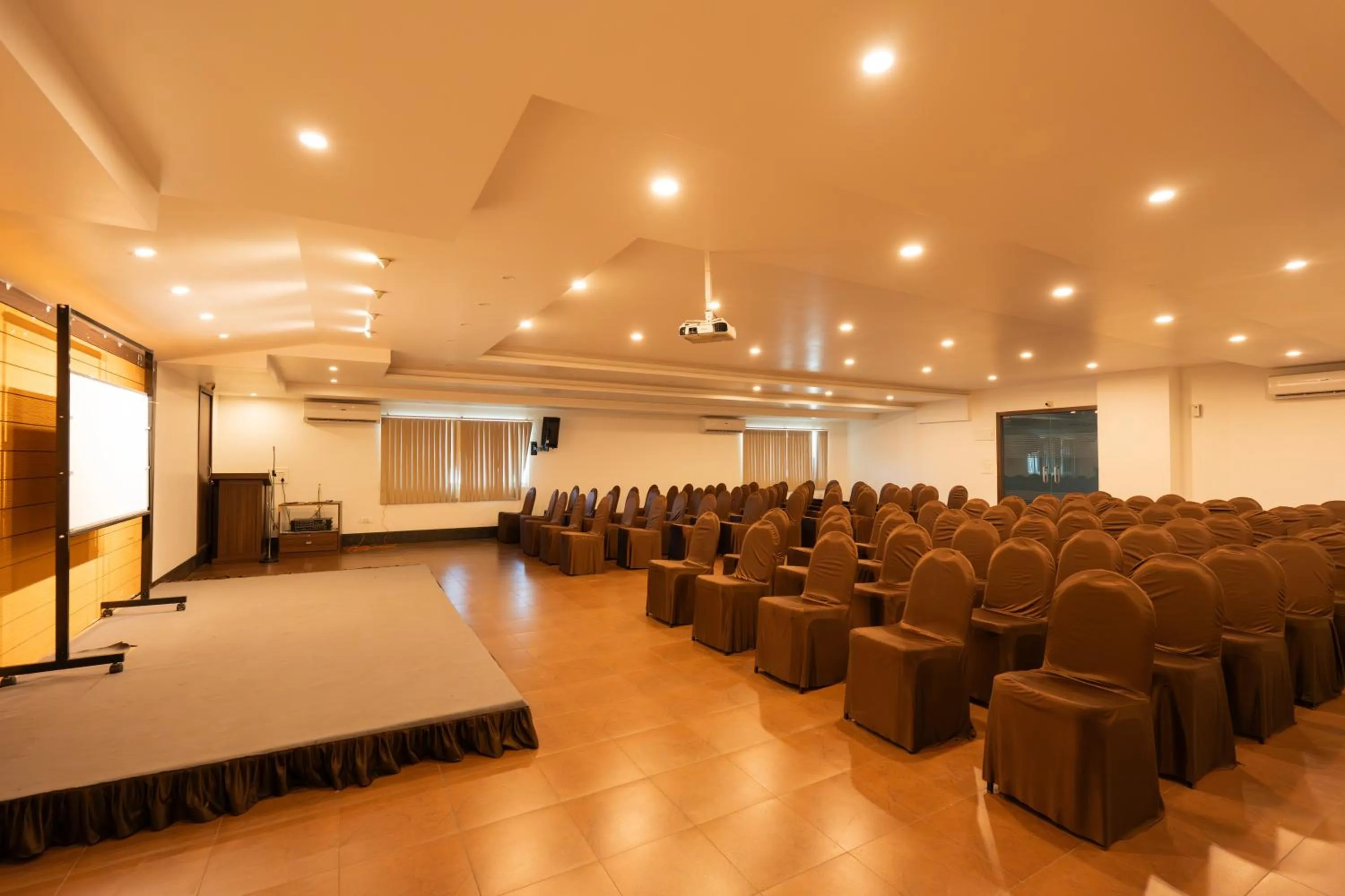 Hotel Karuna Residency