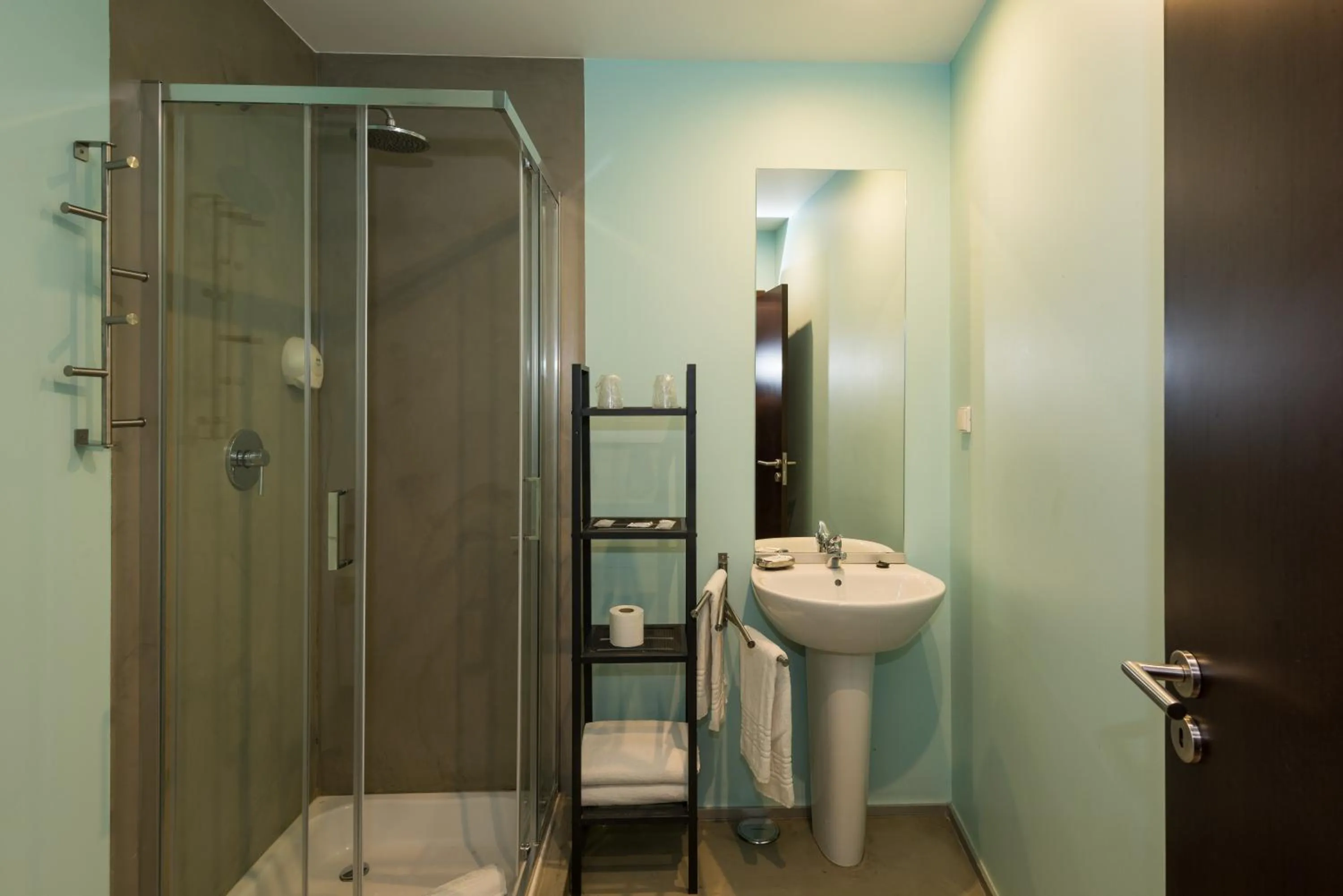 Shower in Alfama - Lisbon Lounge Suites