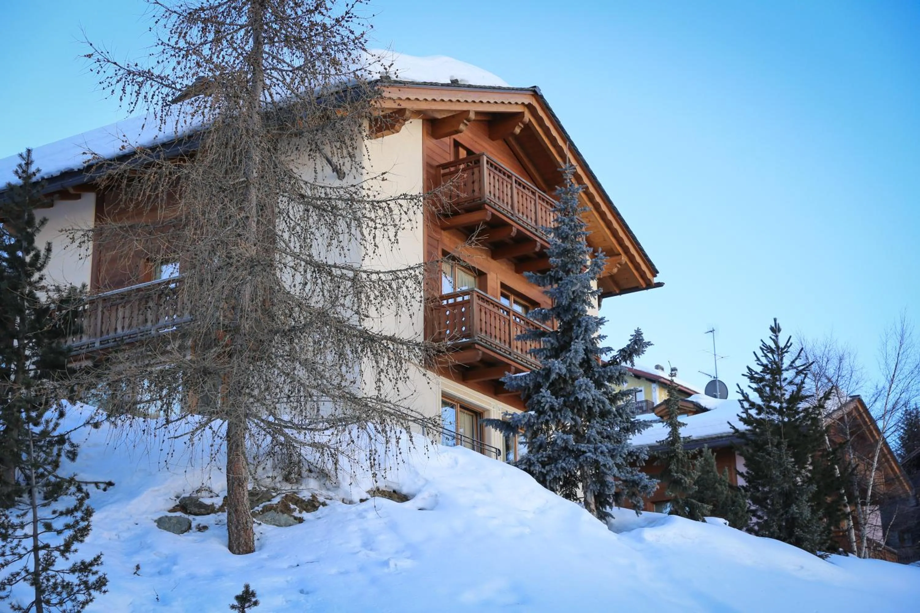Chalet Teola