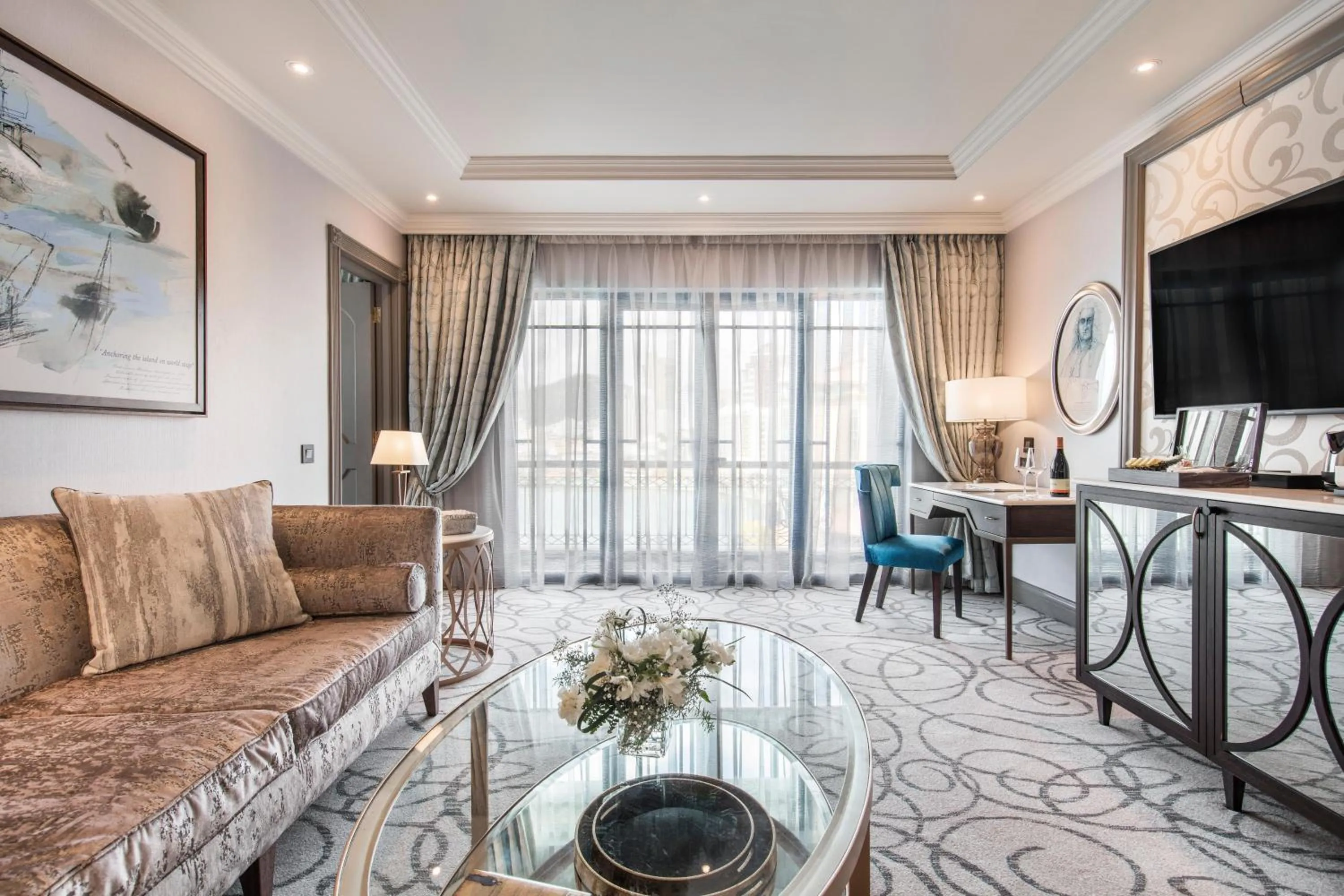 Photo of the whole room in Labourdonnais Waterfront Hotel