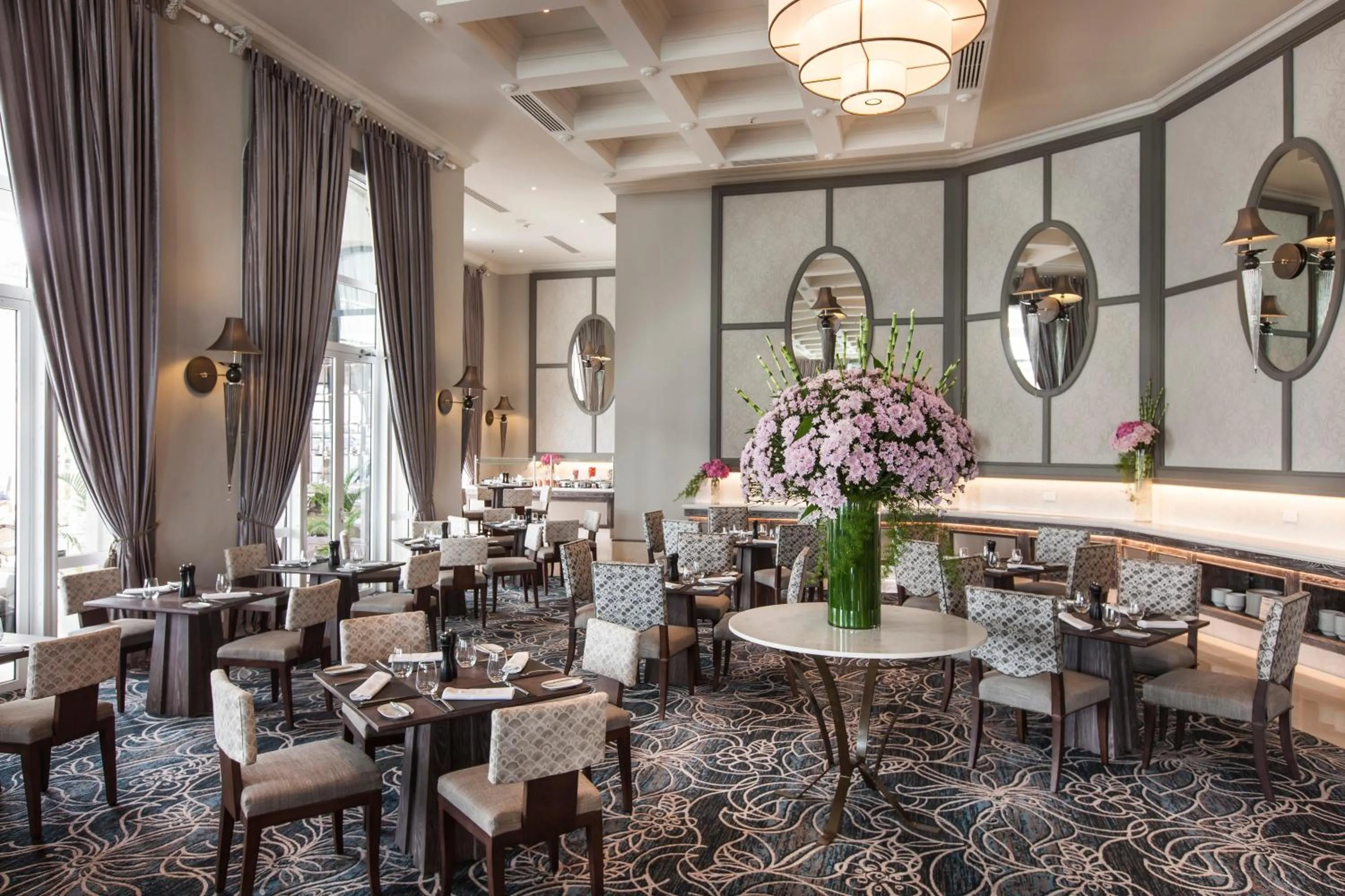 Restaurant/places to eat in Labourdonnais Waterfront Hotel