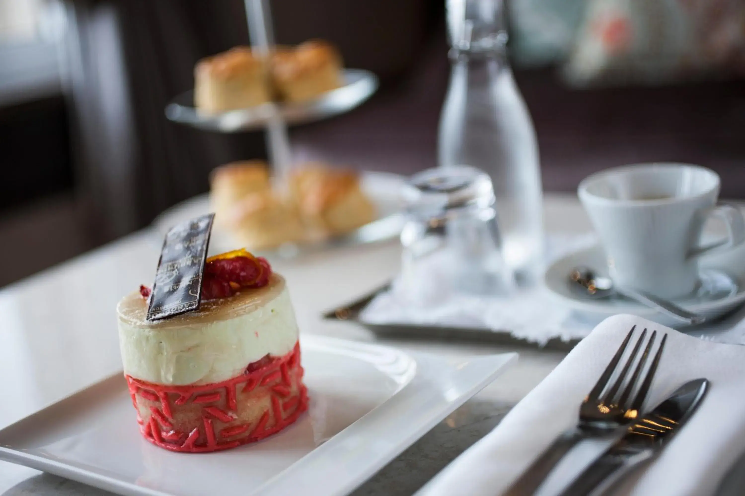 Restaurant/places to eat in Labourdonnais Waterfront Hotel Restaurant/places to eat in Labourdonnais Waterfront Hotel