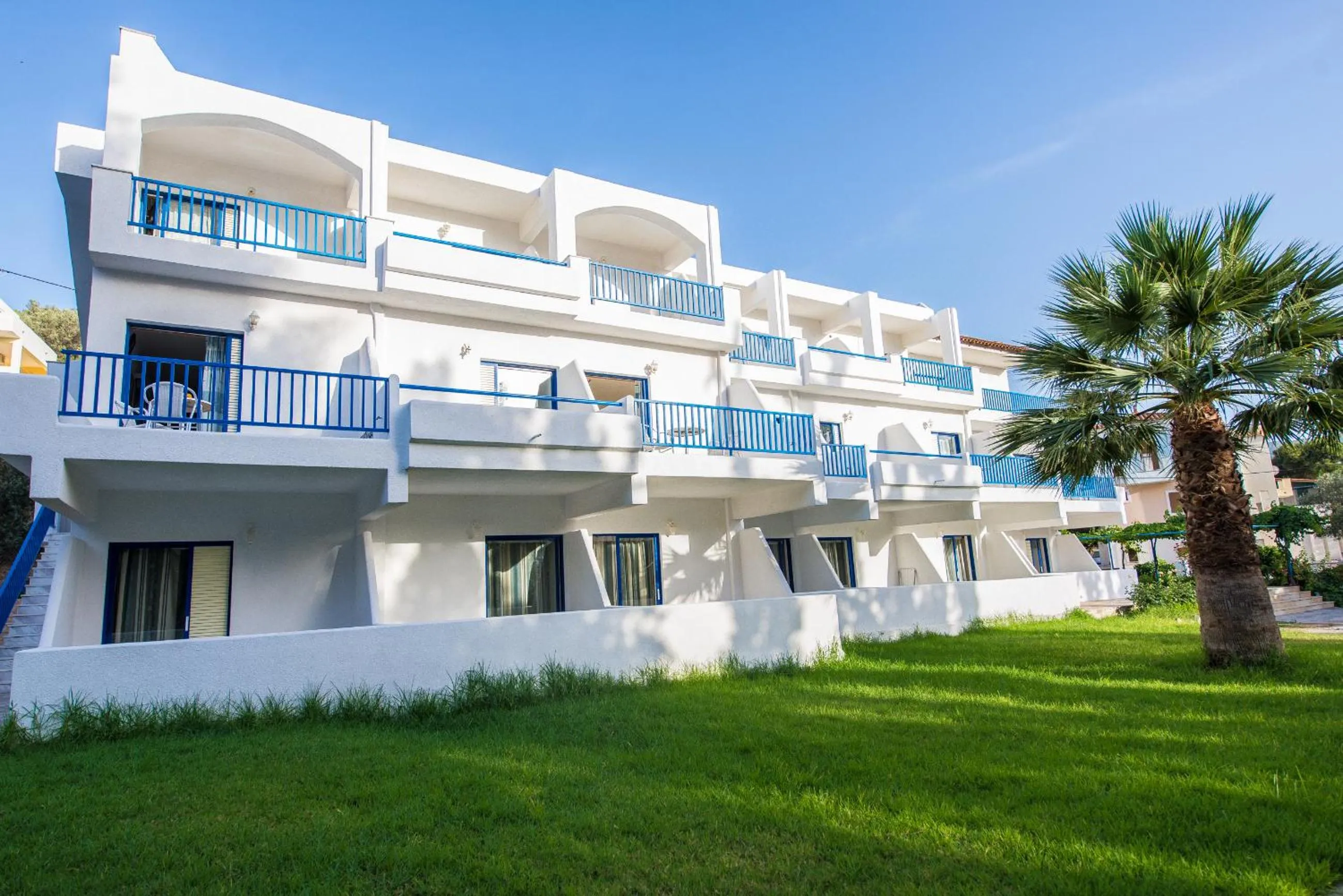 Property building in Vassilis Studios