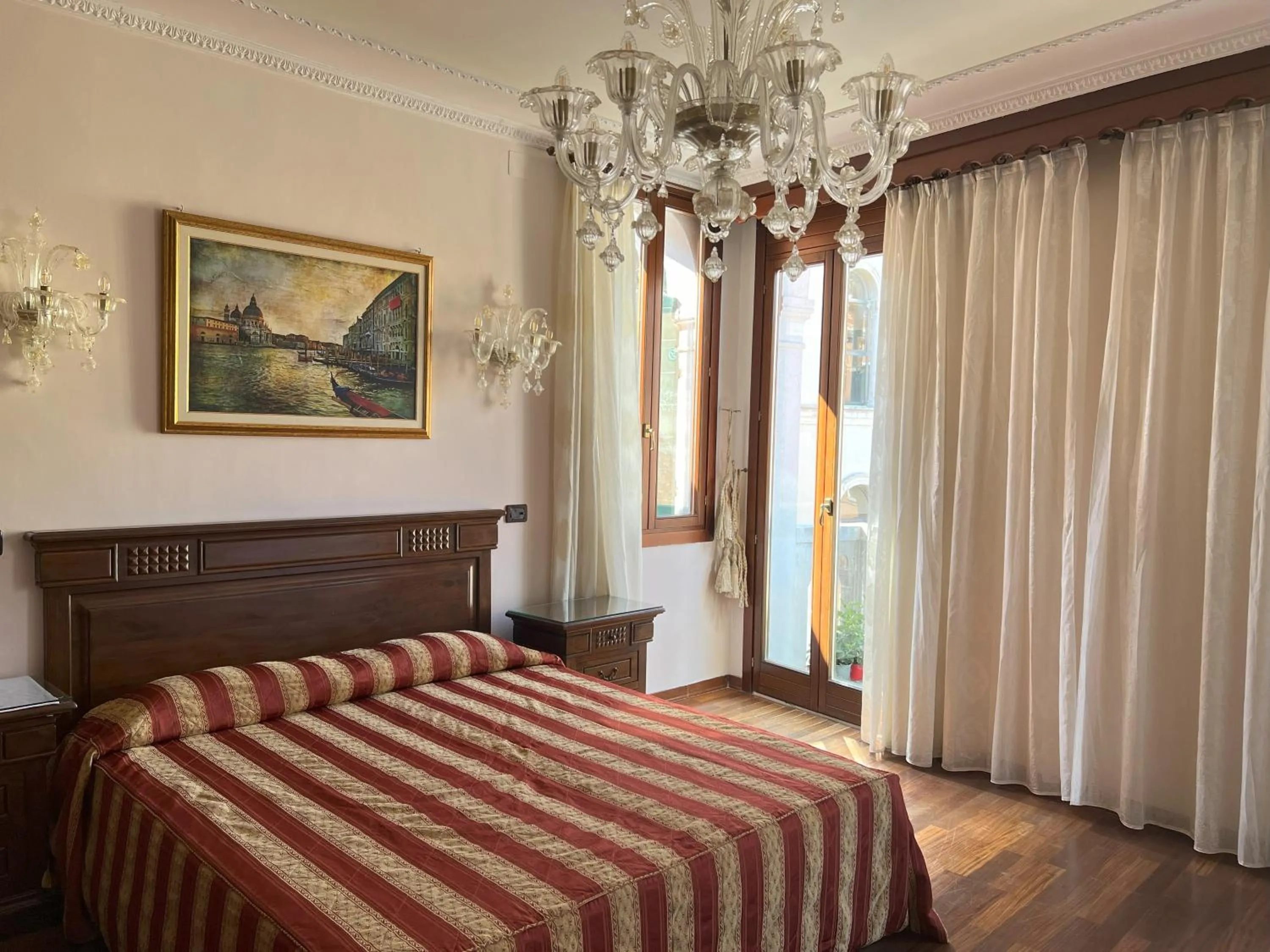 Bedroom, Bed in Hotel San Luca Venezia