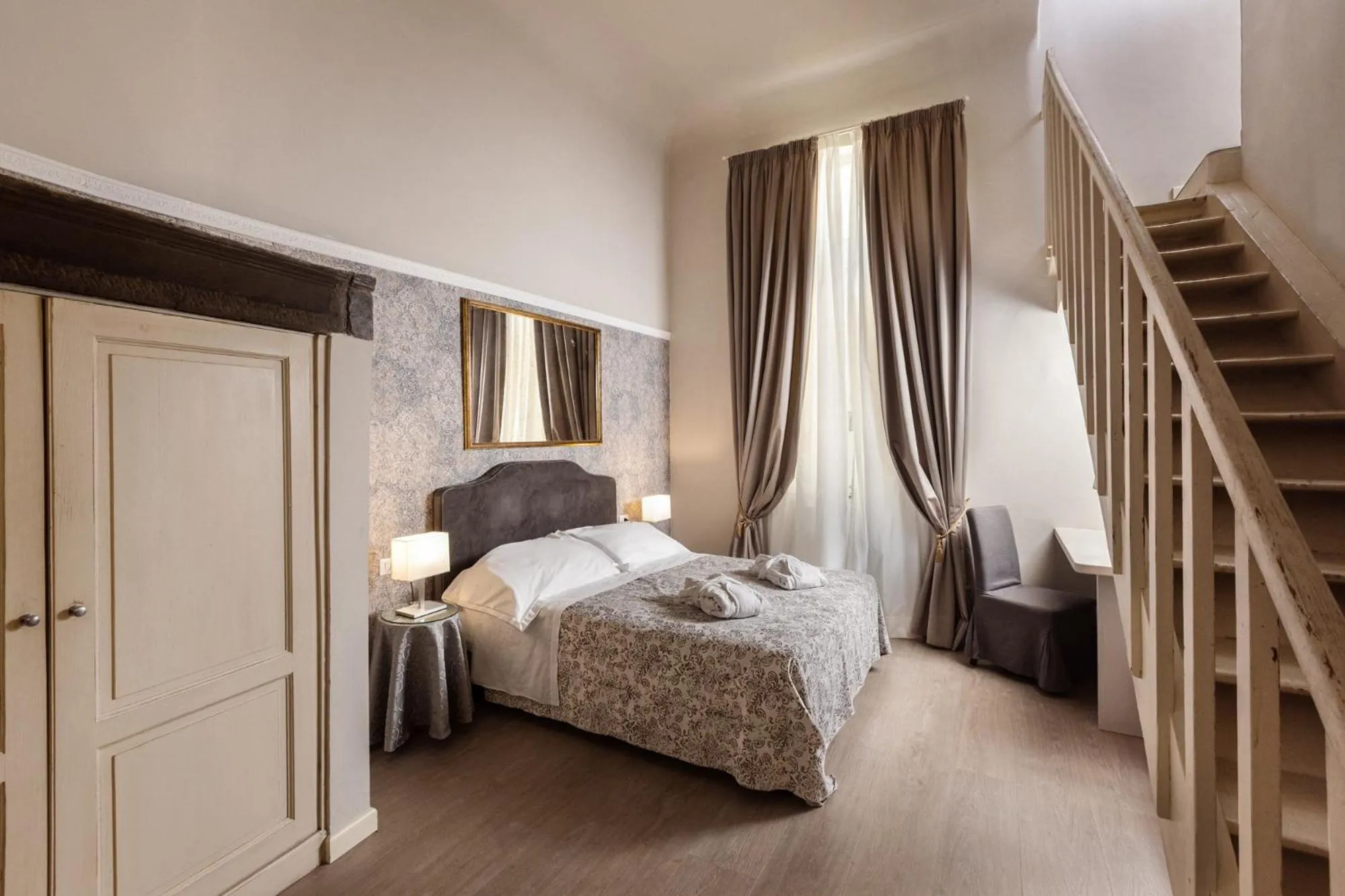 Bed in Hotel Torre Guelfa Palazzo Acciaiuoli