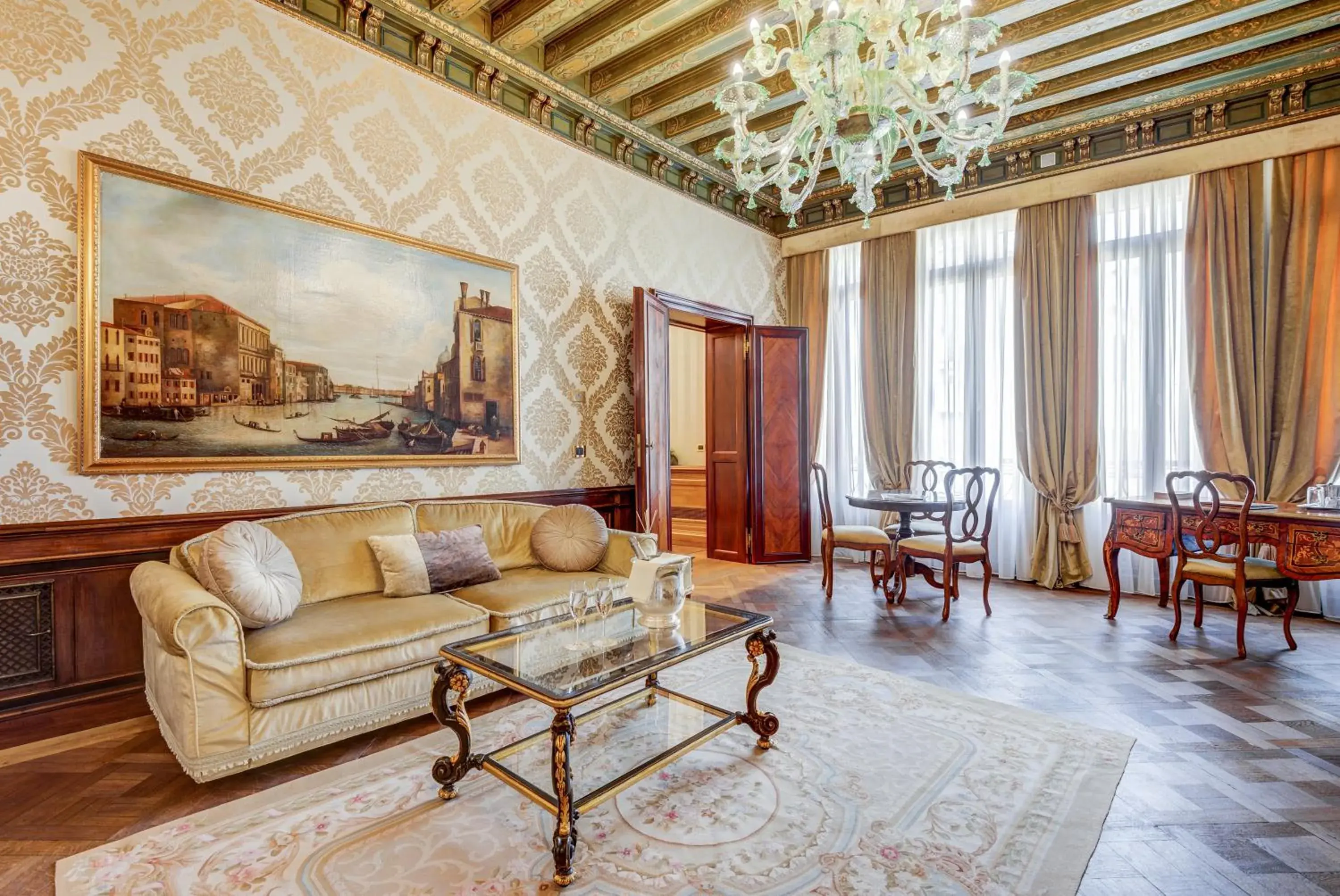 Living room in Hotel Ai Reali - Small Luxury Hotels of the World Living room in Hotel Ai Reali - Small Luxury Hotels of the World