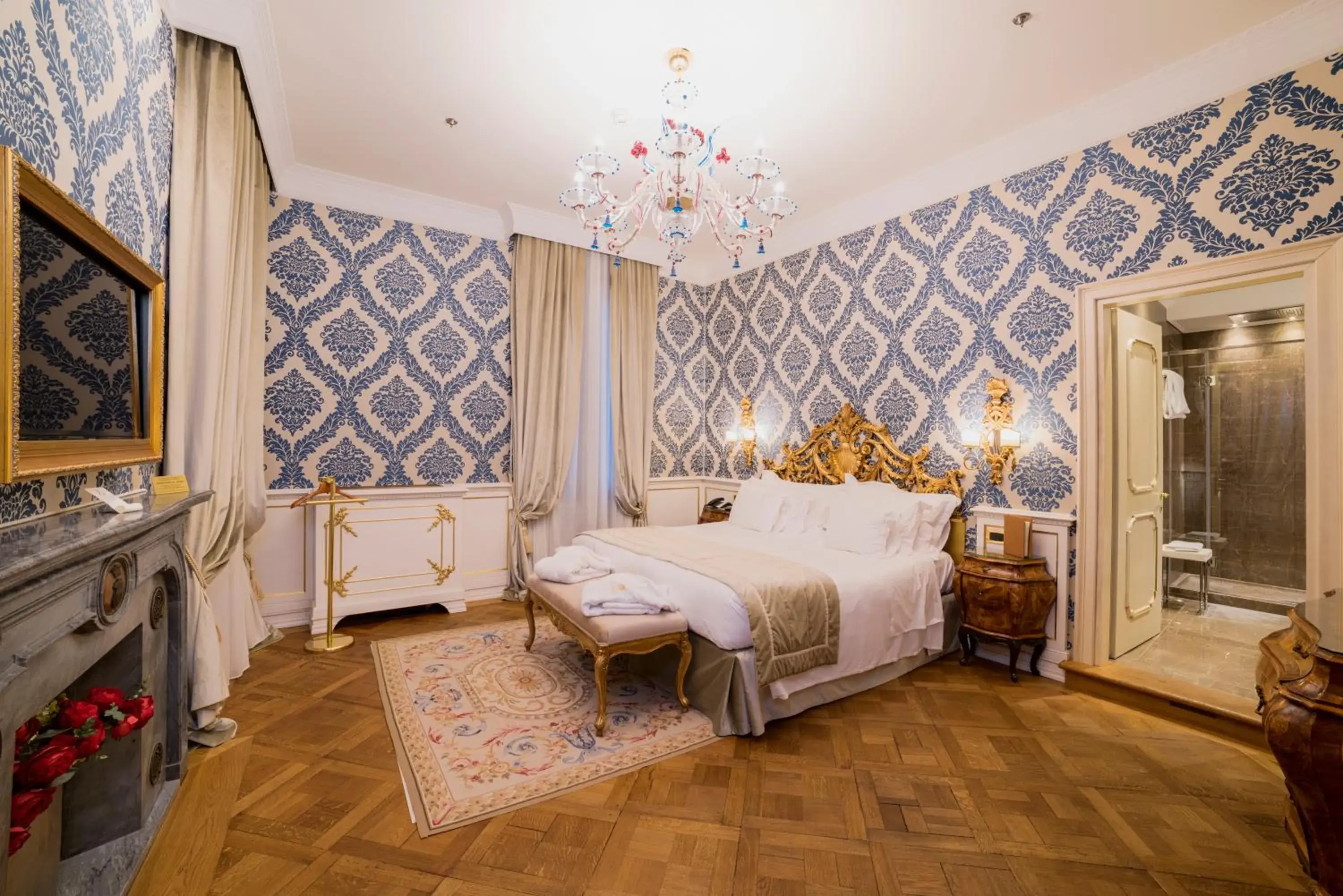 Bedroom, Bed in Hotel Ai Reali - Small Luxury Hotels of the World Bedroom, Bed in Hotel Ai Reali - Small Luxury Hotels of the World