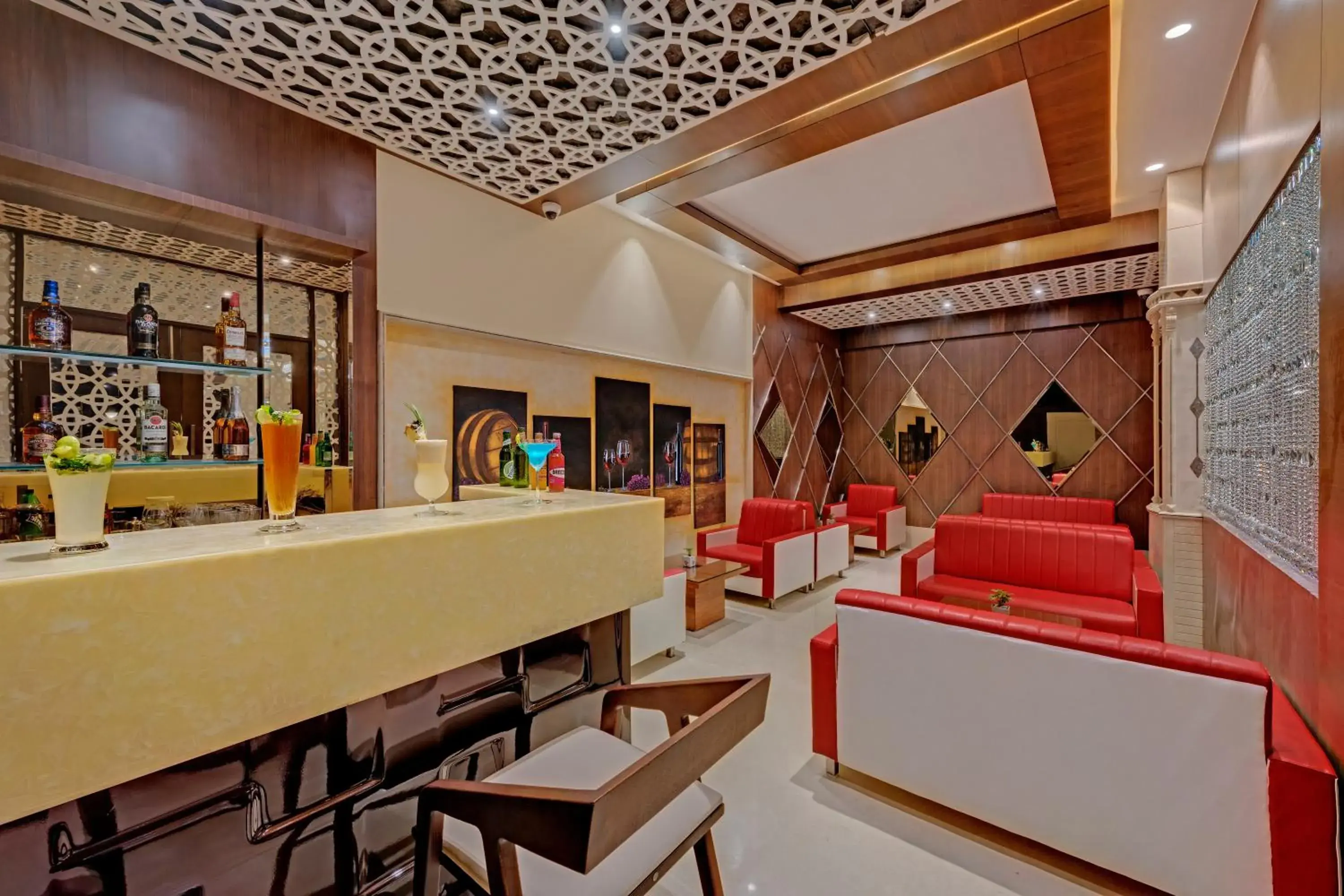 Lounge or bar in The Fern Residency Aurangabad - Chhatrapati Sambhaji Nagar Lounge or bar in The Fern Residency Aurangabad - Chhatrapati Sambhaji Nagar