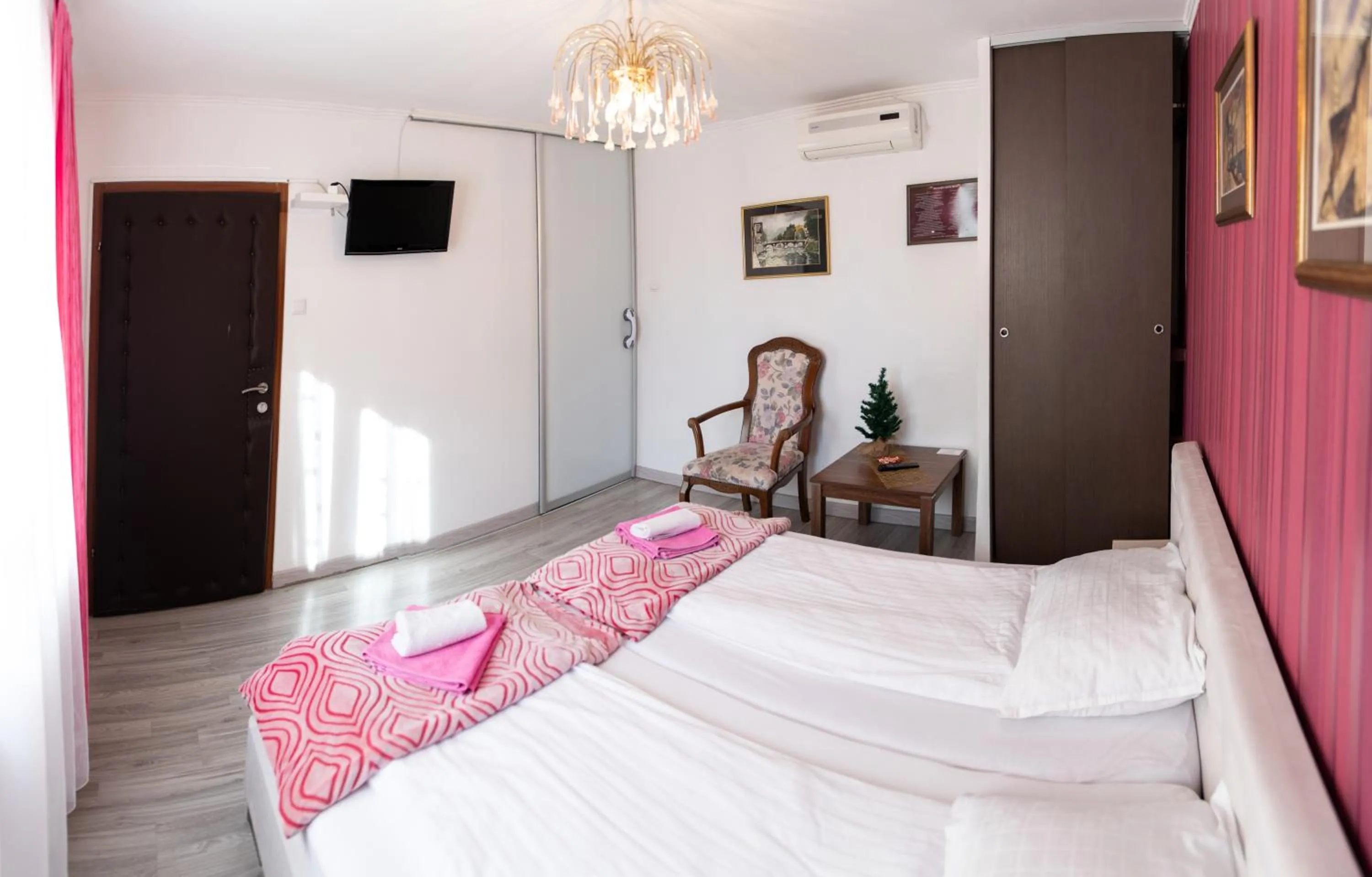 ĆIRO HOTEL - free parking