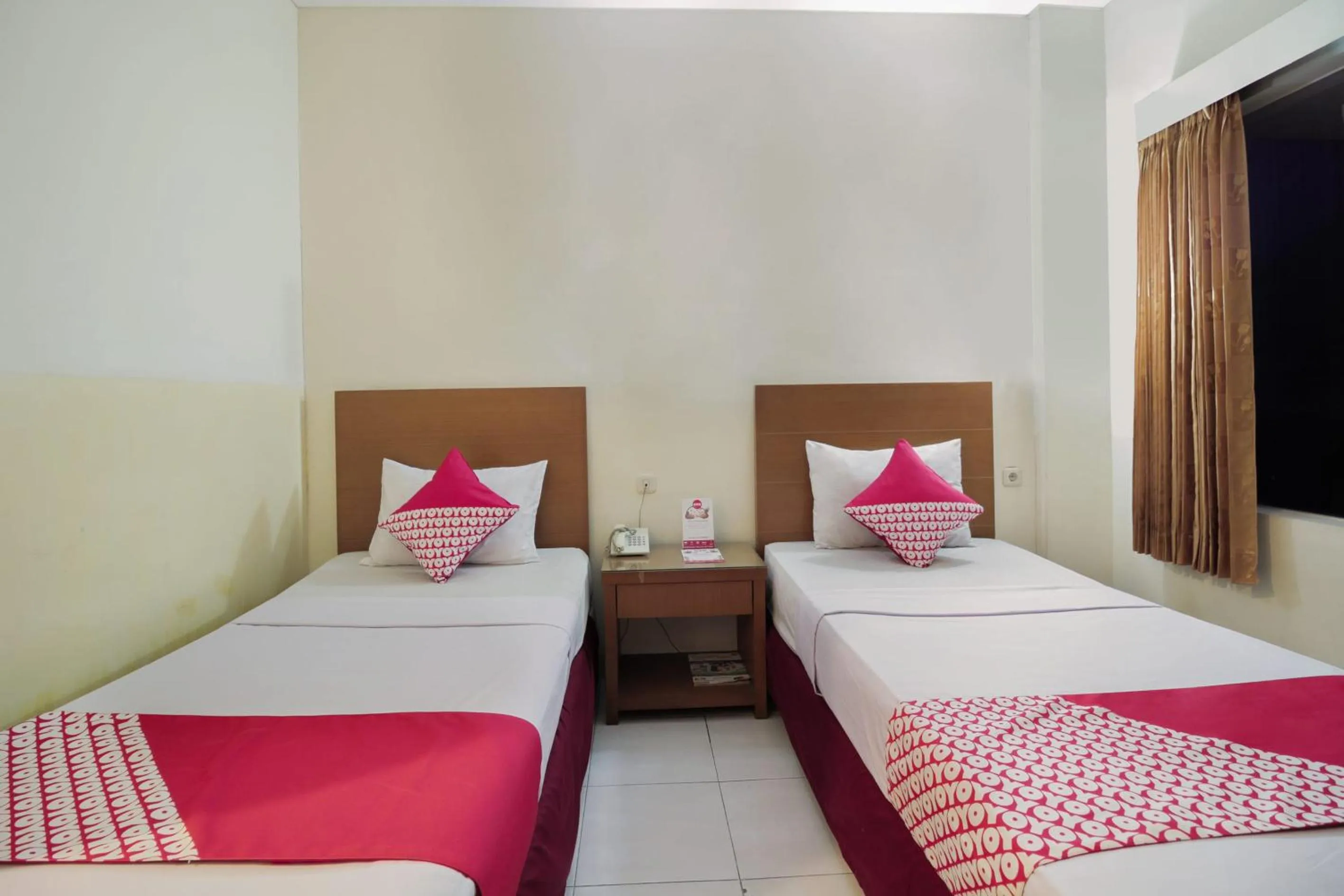 Bedroom, Bed in Capital O Galaxy Inn