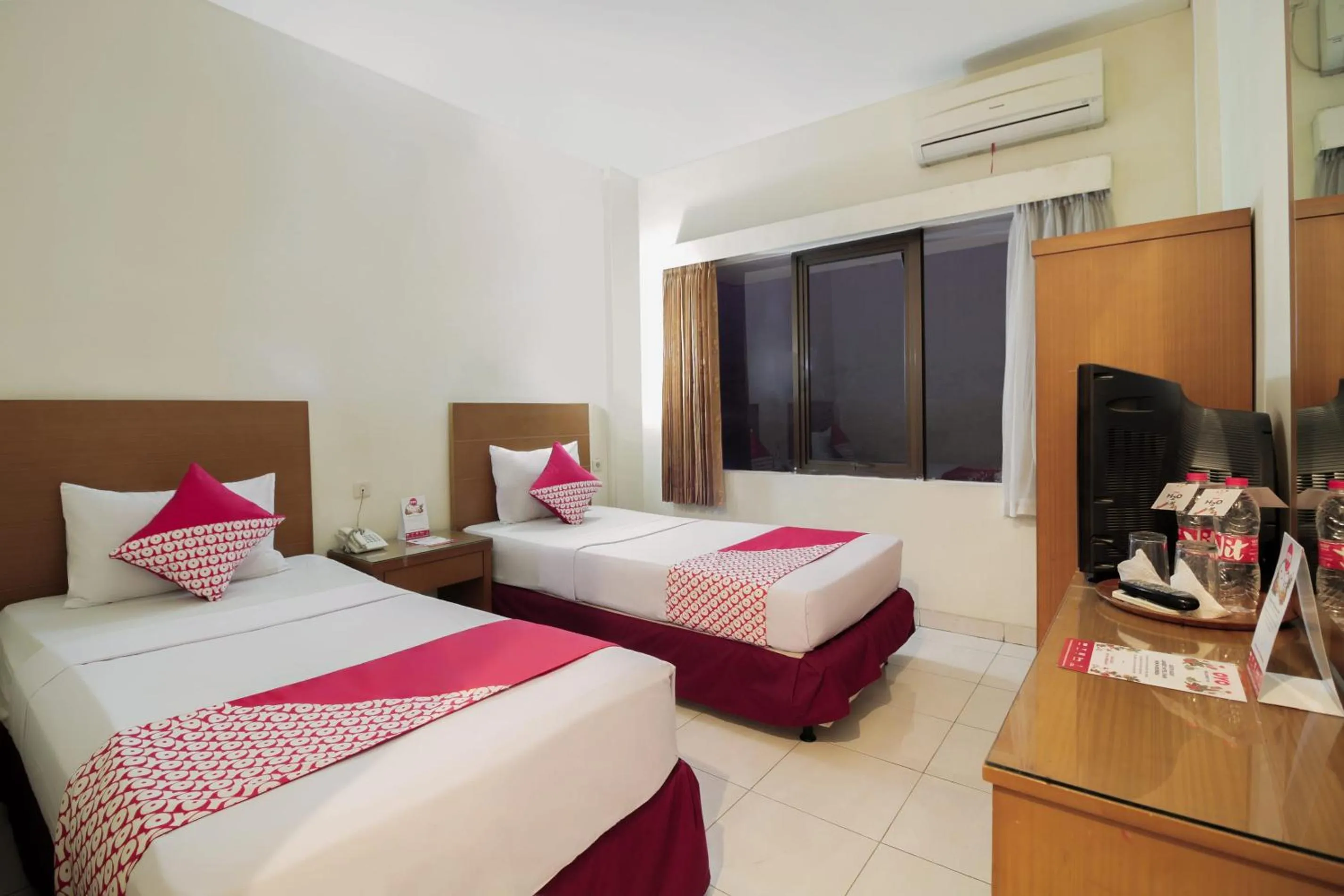 Bedroom, Bed in Capital O Galaxy Inn