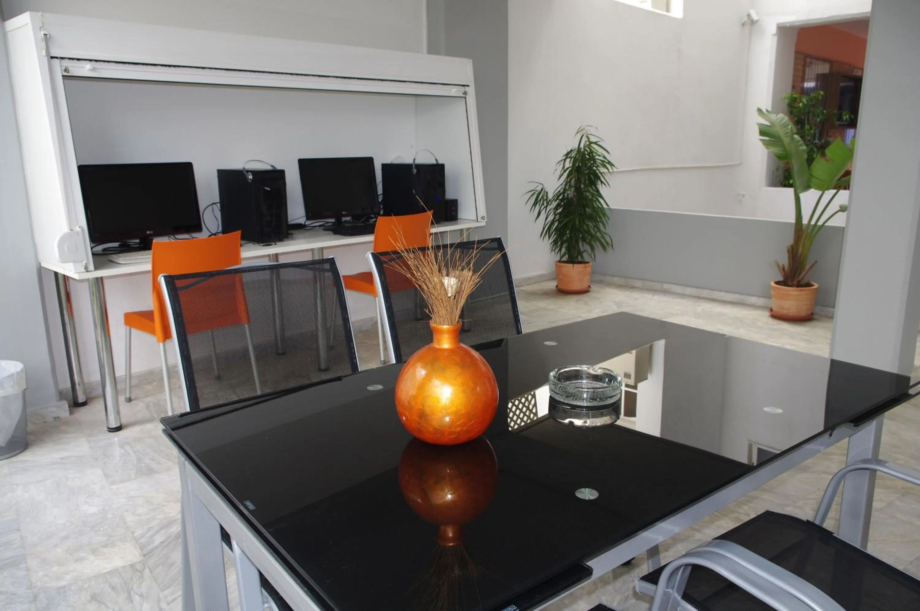 Communal lounge/ TV room in Klery Studios