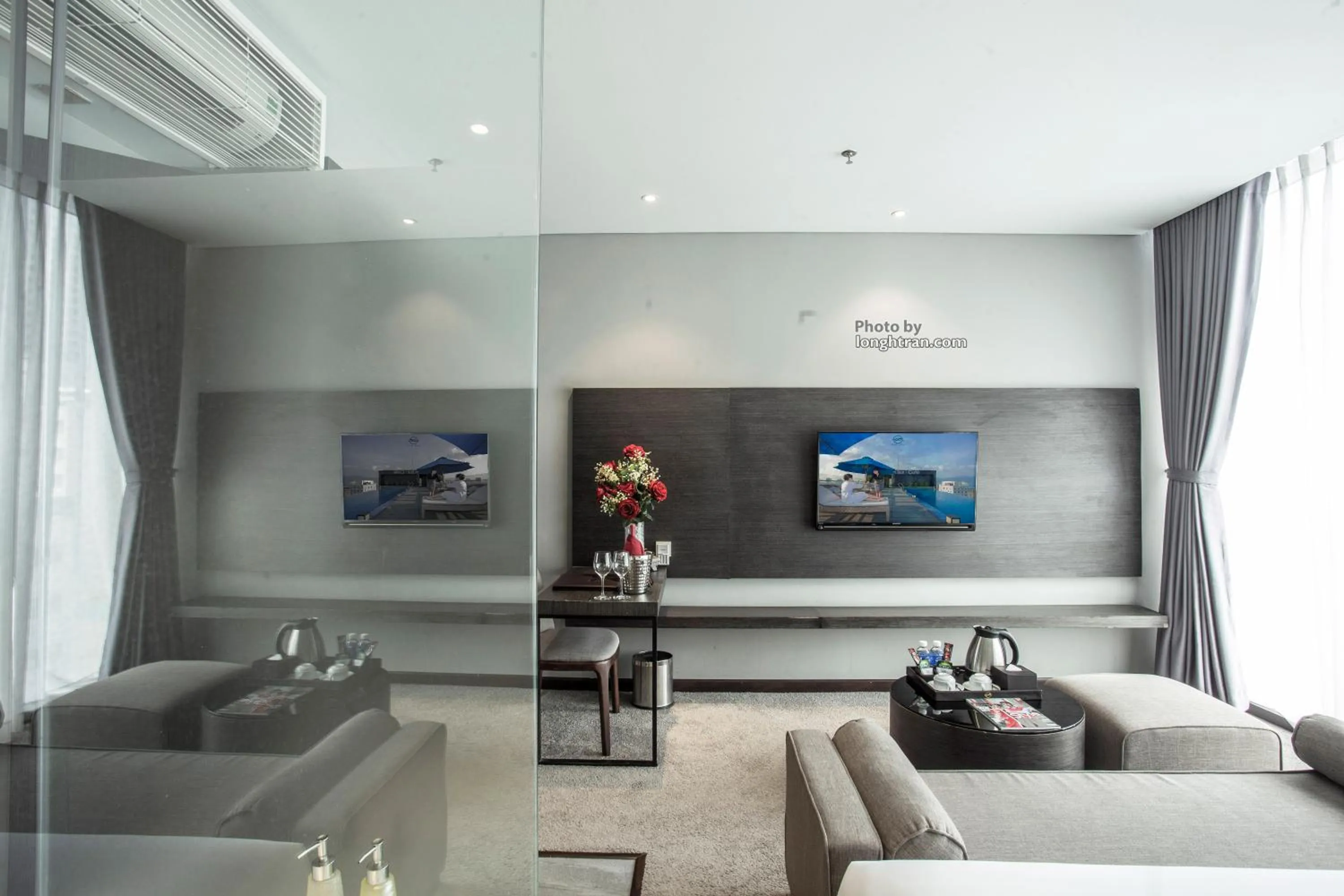 Property building in Grand Ocean Luxury Boutique - Infinity Rooftop Pool