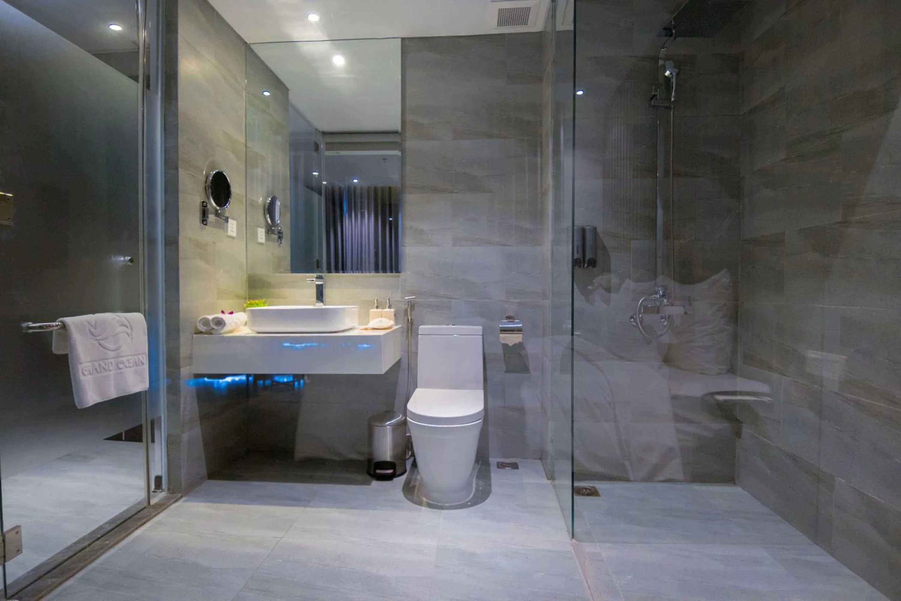 Bathroom in Grand Ocean Luxury Boutique - Infinity Rooftop Pool