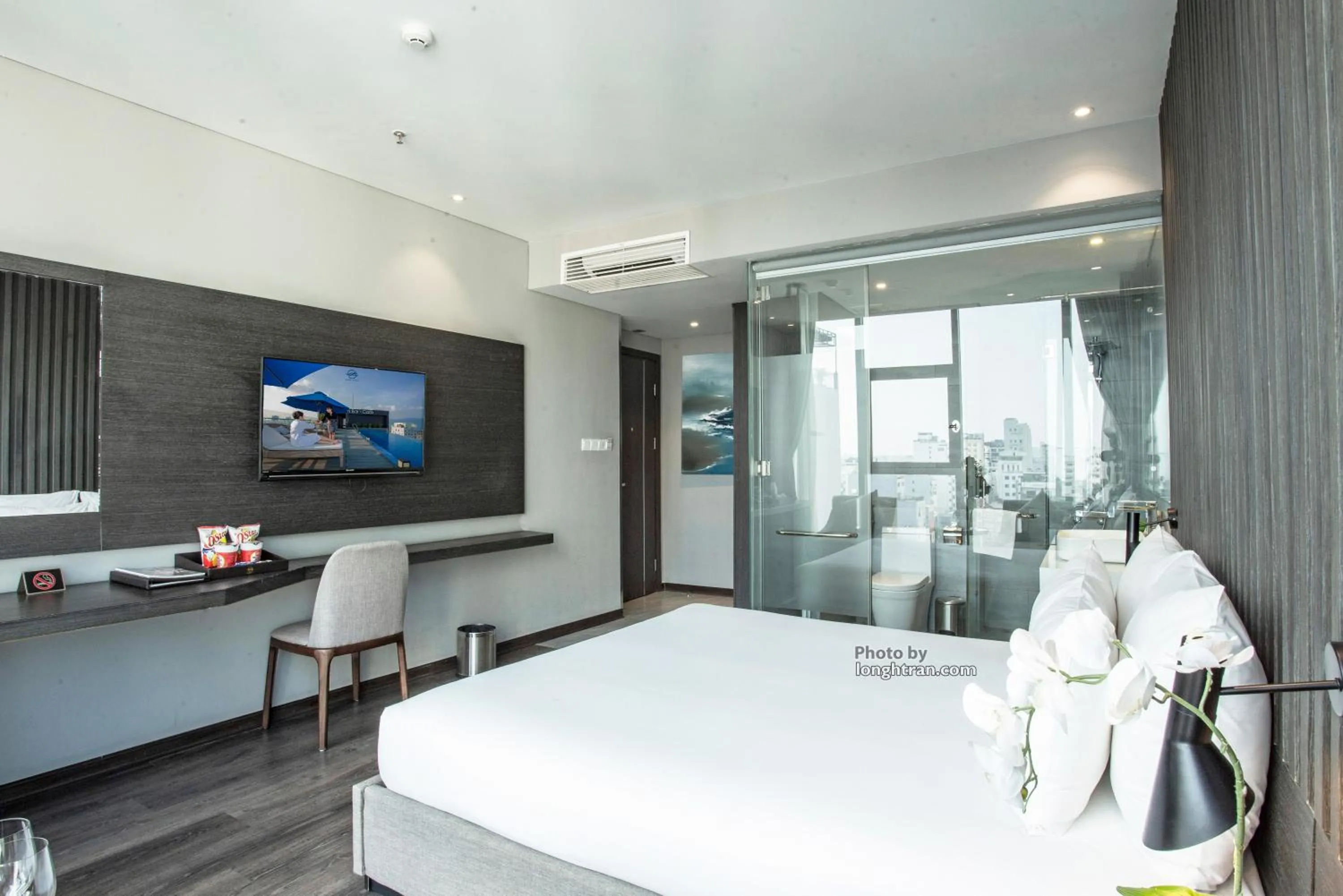 Property building in Grand Ocean Luxury Boutique - Infinity Rooftop Pool