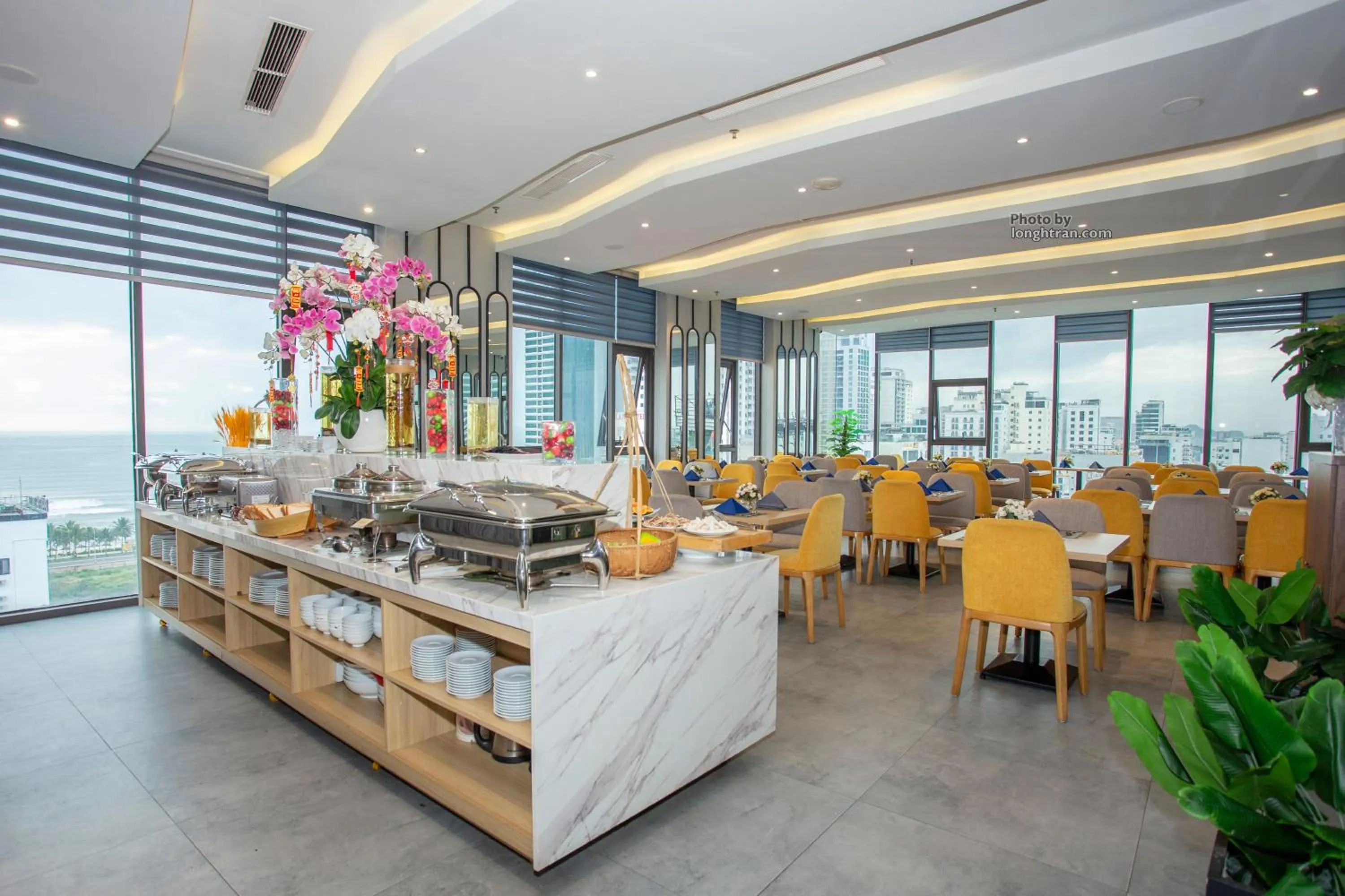 Restaurant/places to eat in Grand Ocean Luxury Boutique - Infinity Rooftop Pool