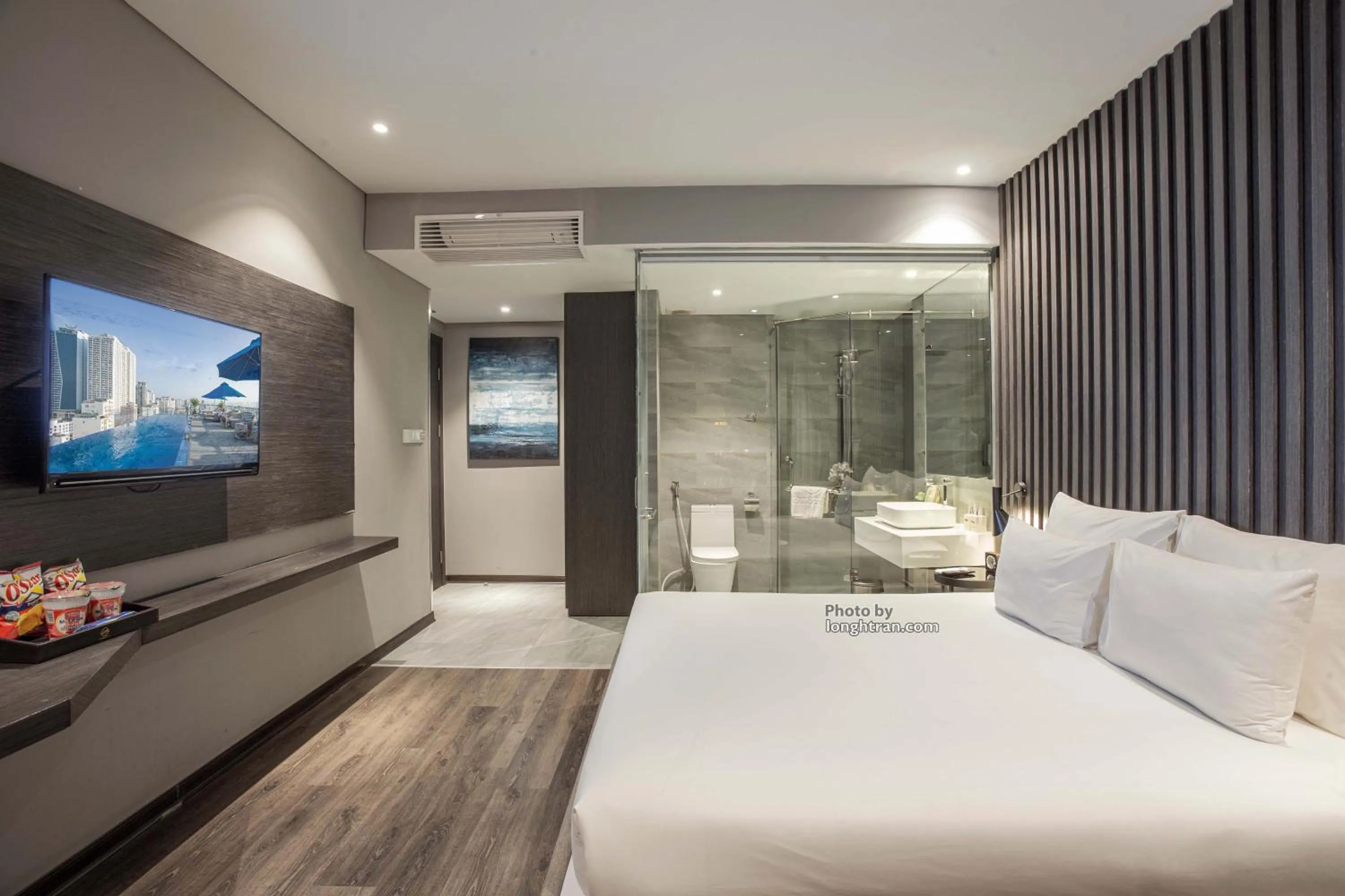 Property building, Bed in Grand Ocean Luxury Boutique - Infinity Rooftop Pool