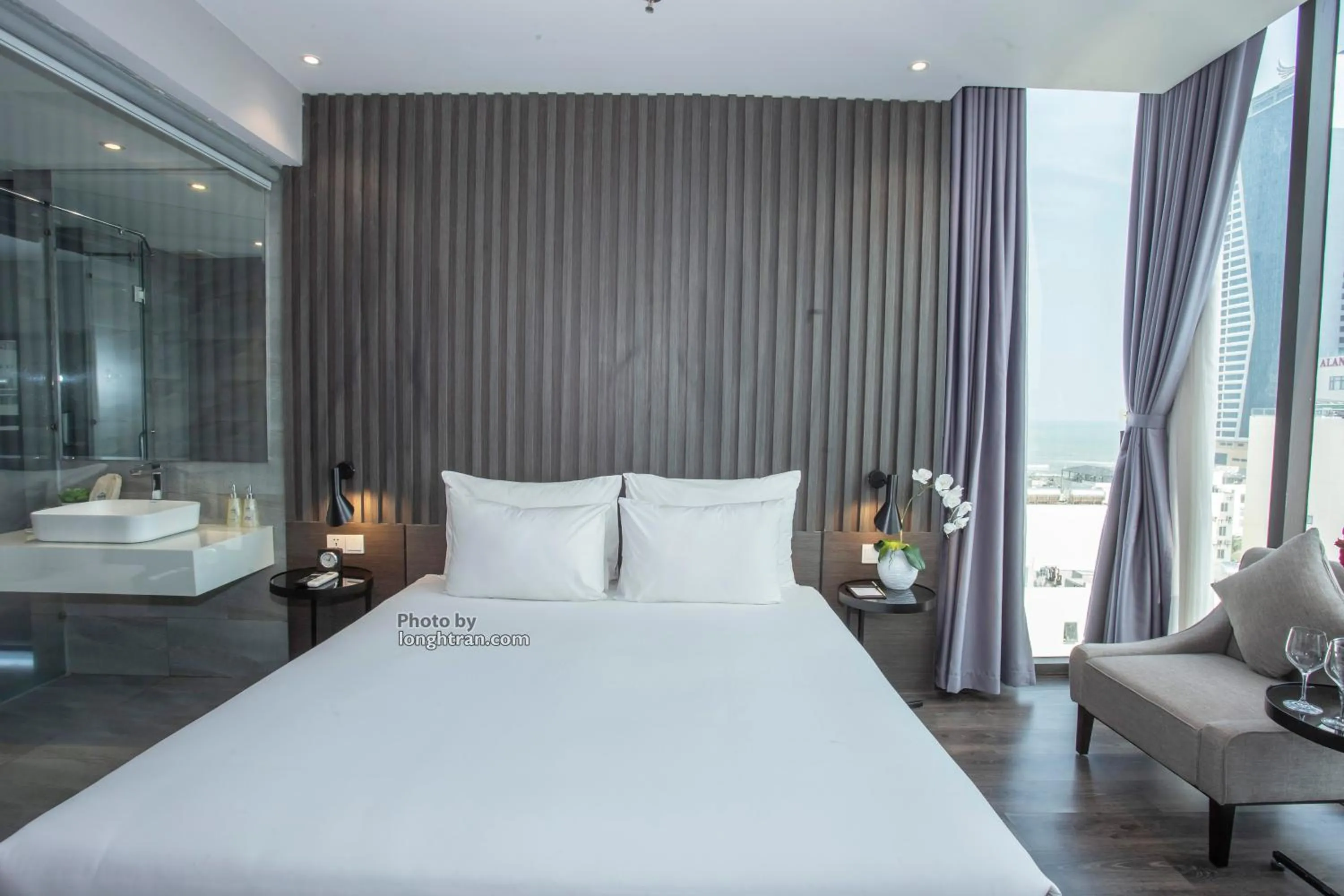 Property building, Bed in Grand Ocean Luxury Boutique - Infinity Rooftop Pool