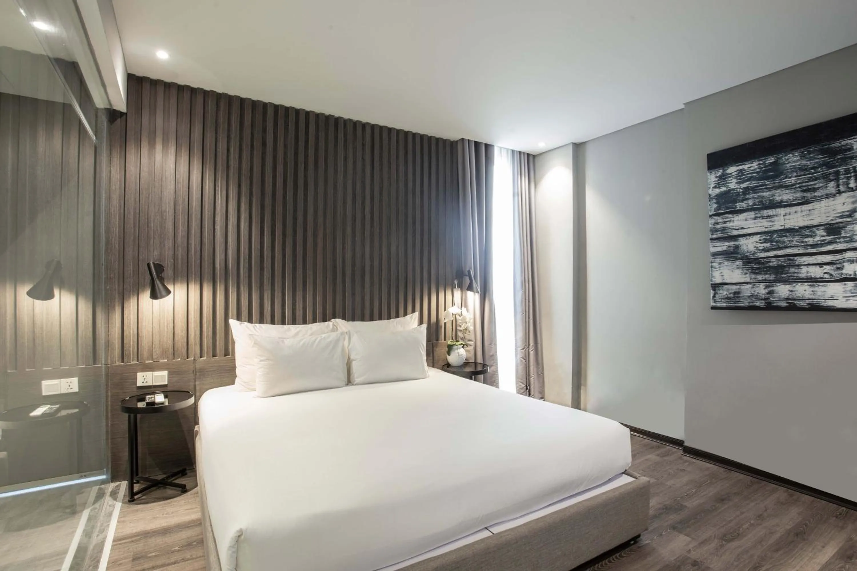Bedroom, Bed in Grand Ocean Luxury Boutique - Infinity Rooftop Pool