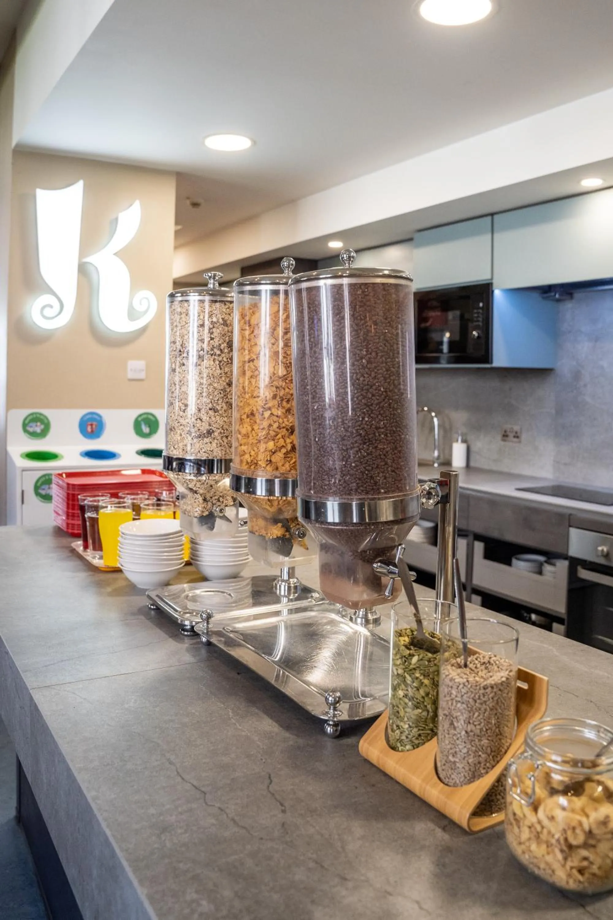 Breakfast in Kinlay Hostel Eyre Square