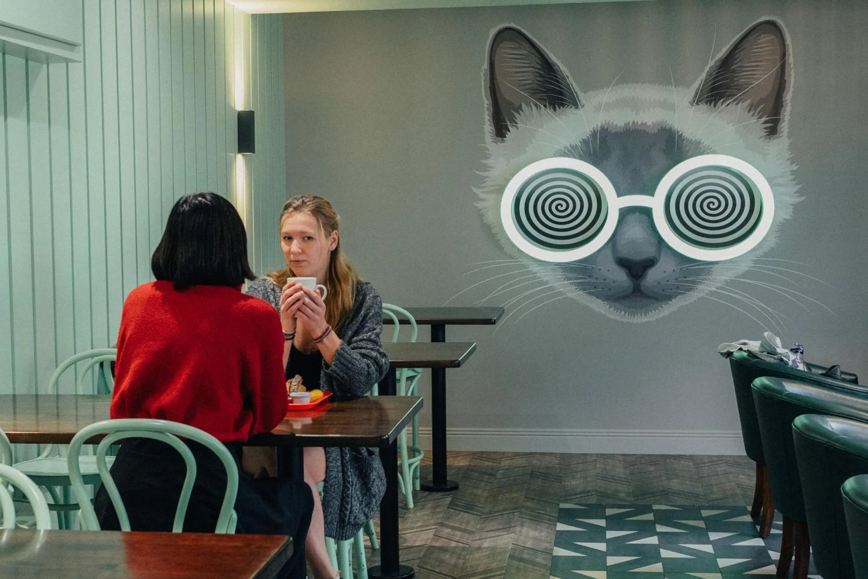 Dining area in Kinlay Hostel Eyre Square