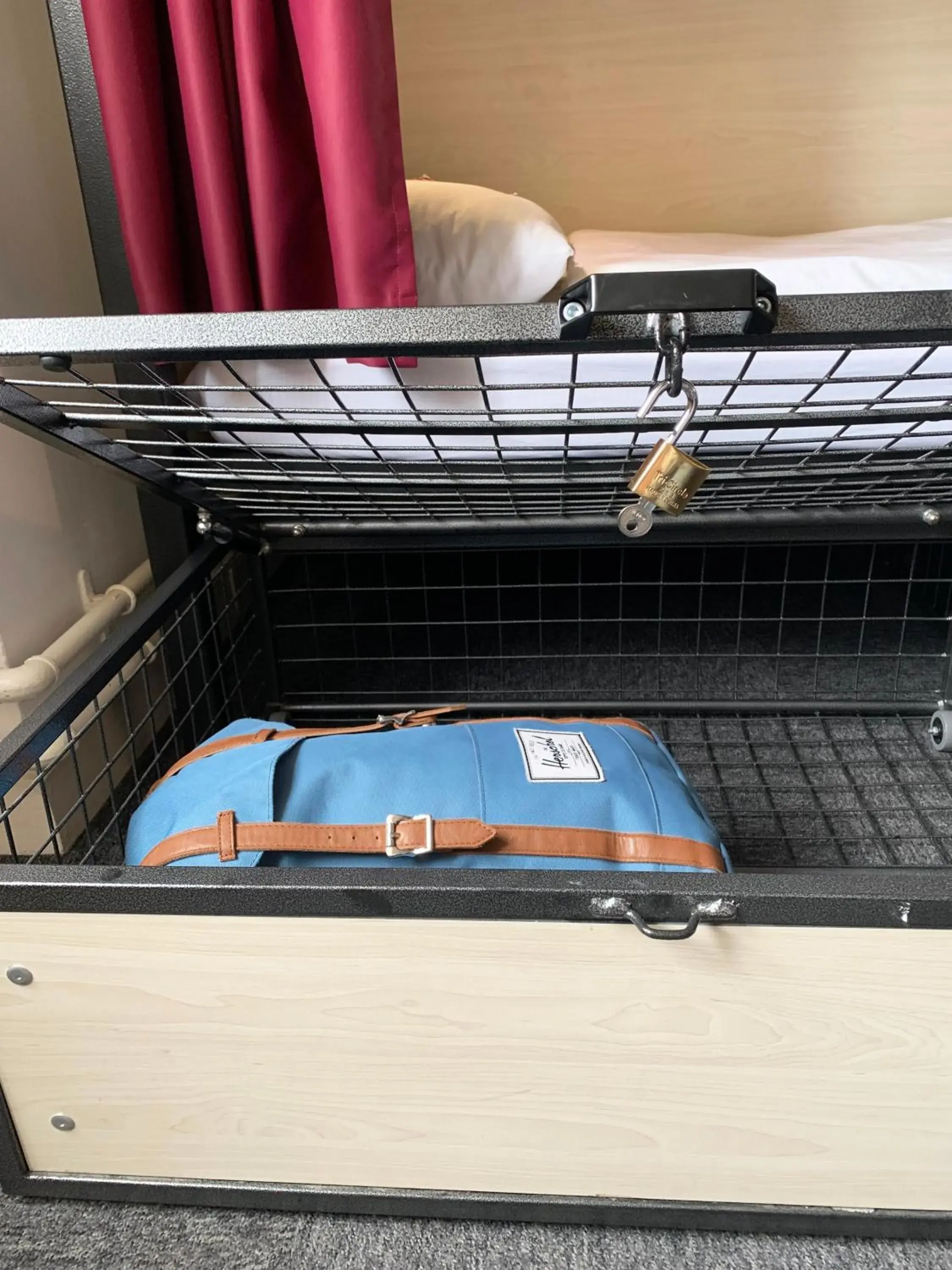 Bed in Kinlay Hostel Eyre Square Bed in Kinlay Hostel Eyre Square