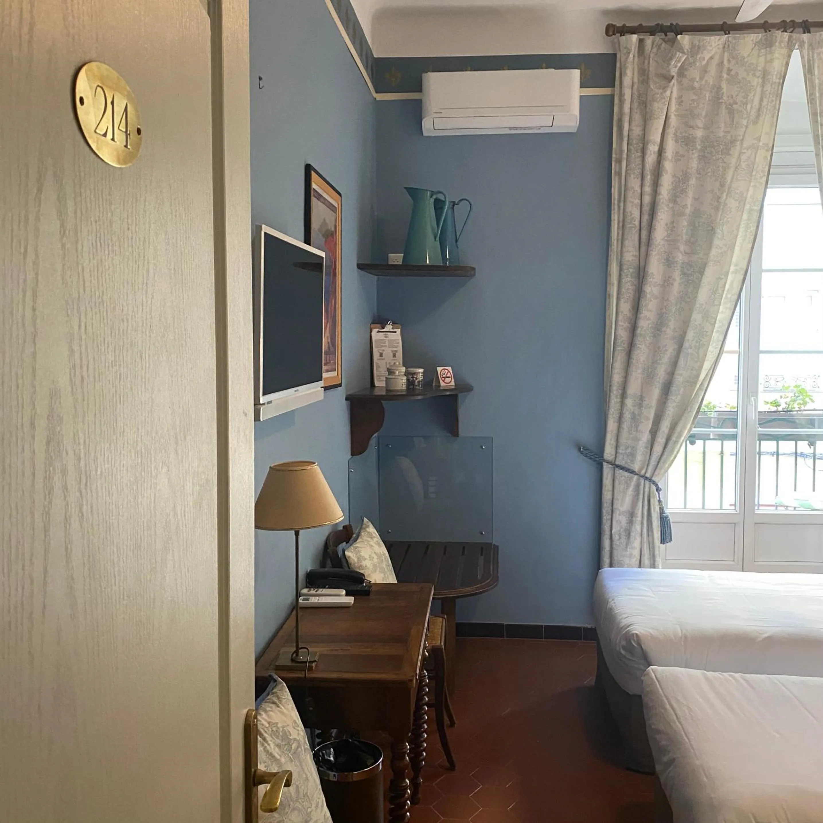 Bed in Hotel Central Bastia